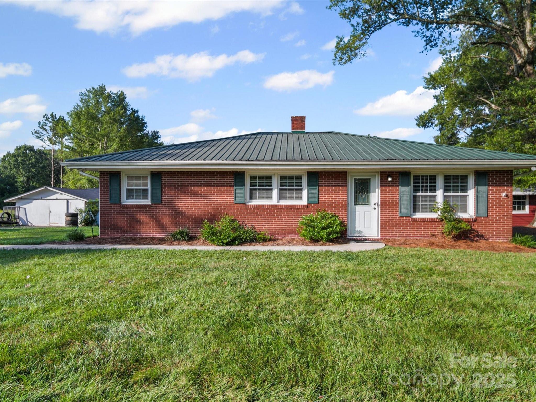 740 Mockingbird Road Property Photo 1