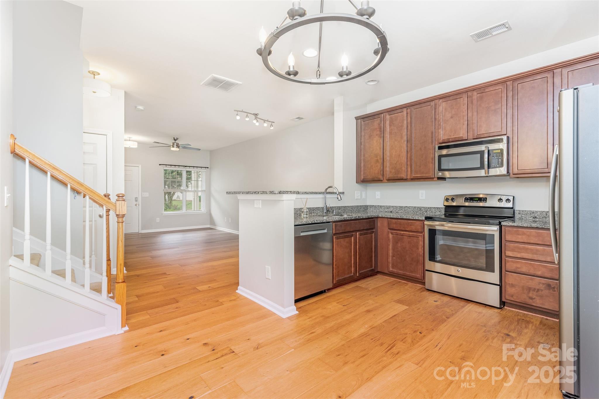 1437 Harpers Inlet Drive Property Photo 2