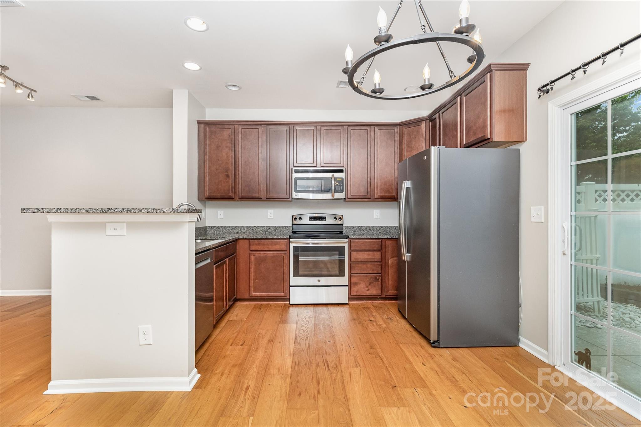 1437 Harpers Inlet Drive Property Photo 7