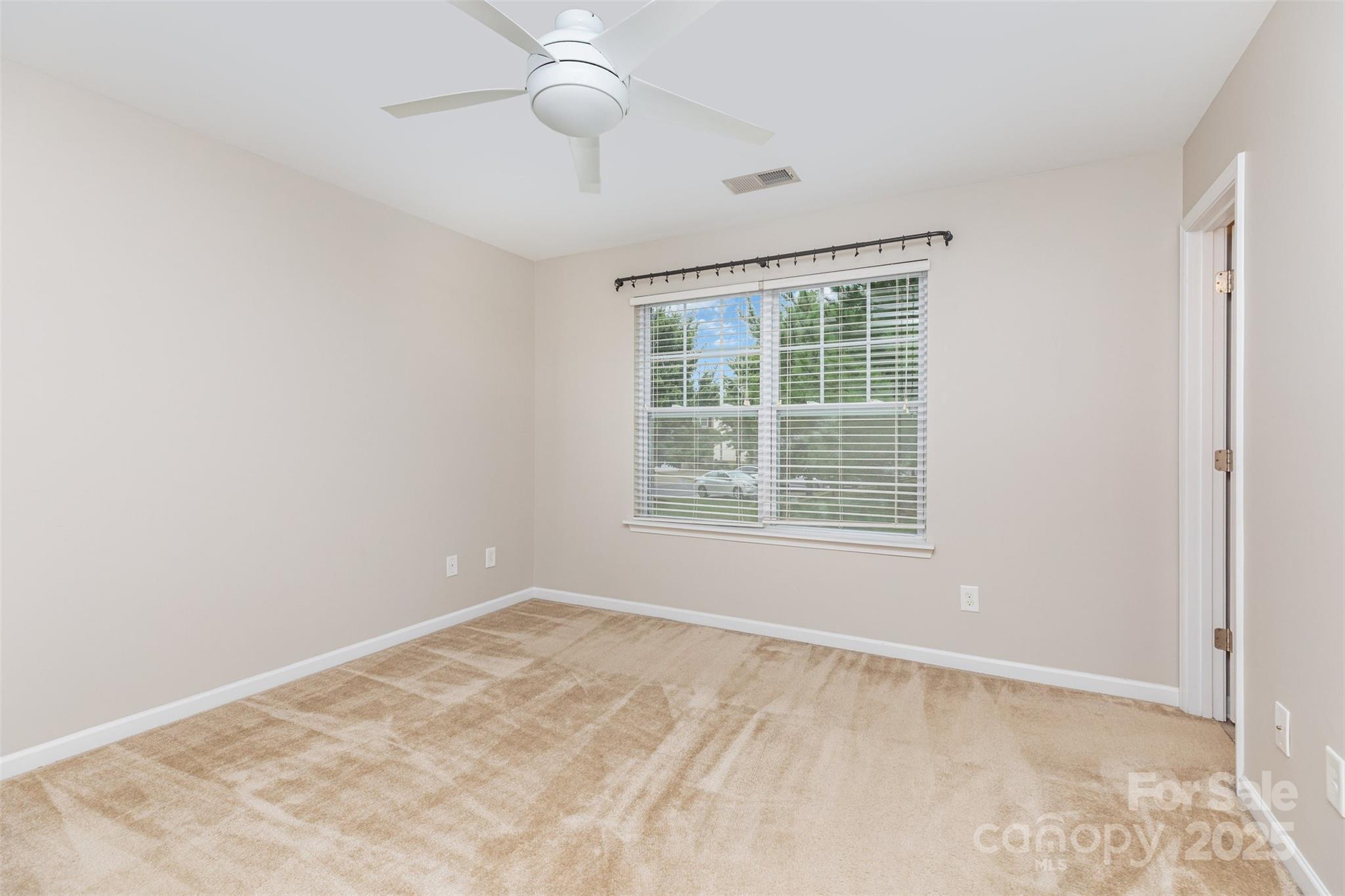 1437 Harpers Inlet Drive Property Photo 9