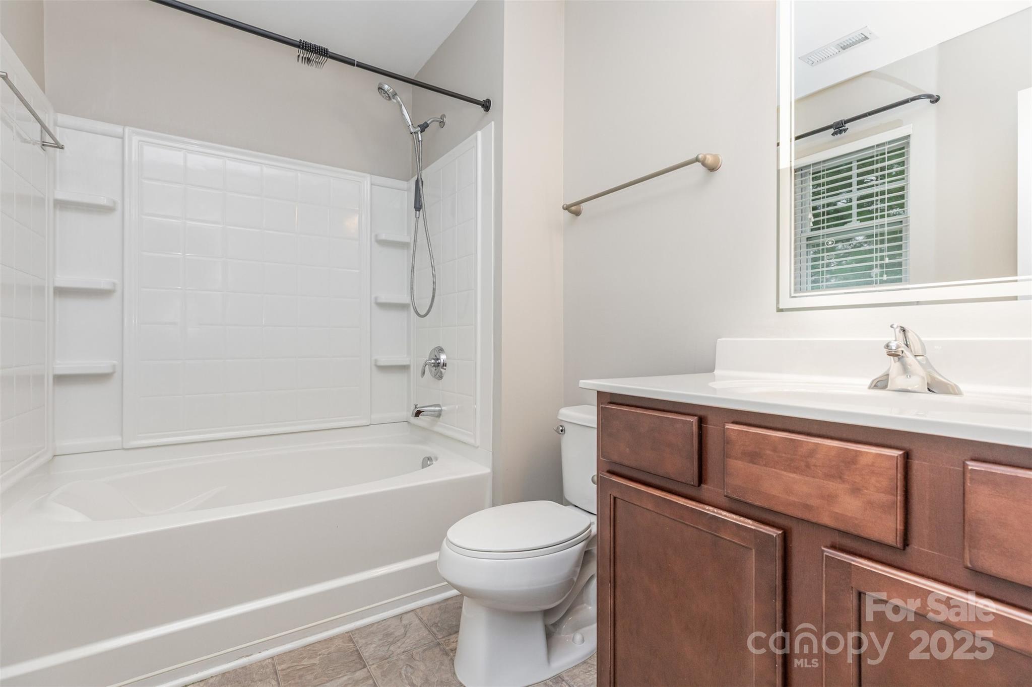 1437 Harpers Inlet Drive Property Photo 15