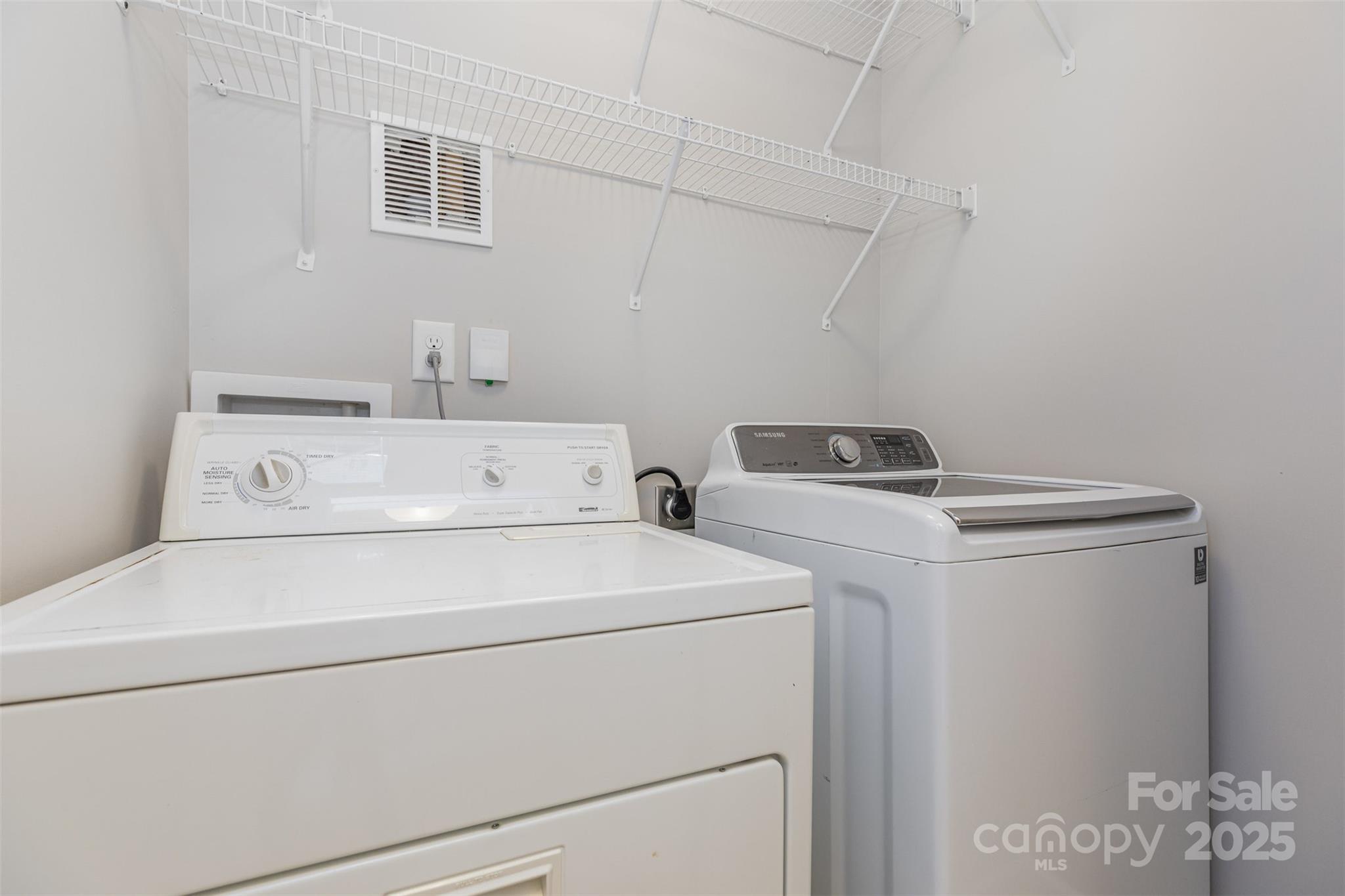 1437 Harpers Inlet Drive Property Photo 16