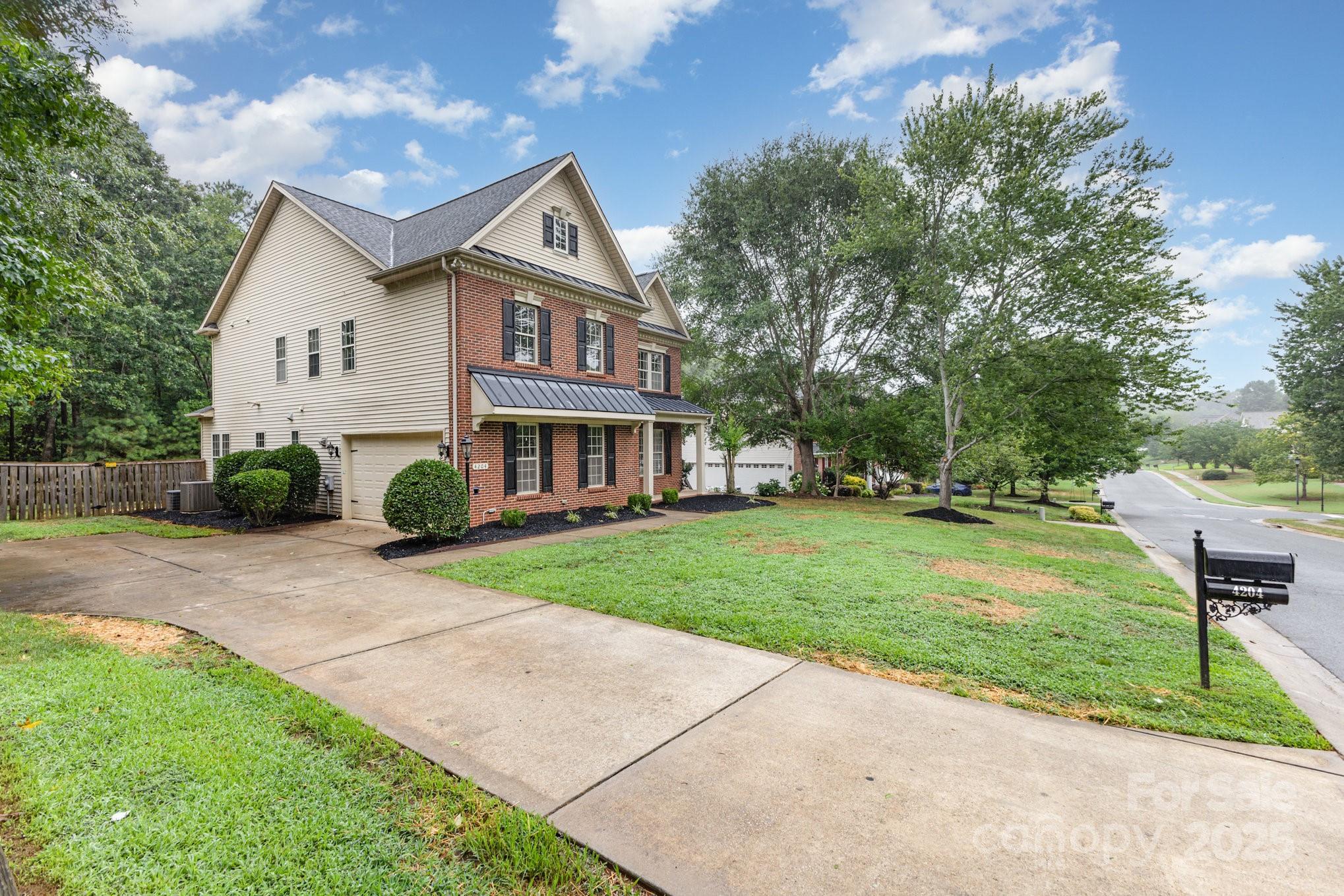 4204 Belle Meade Circle Property Photo 3