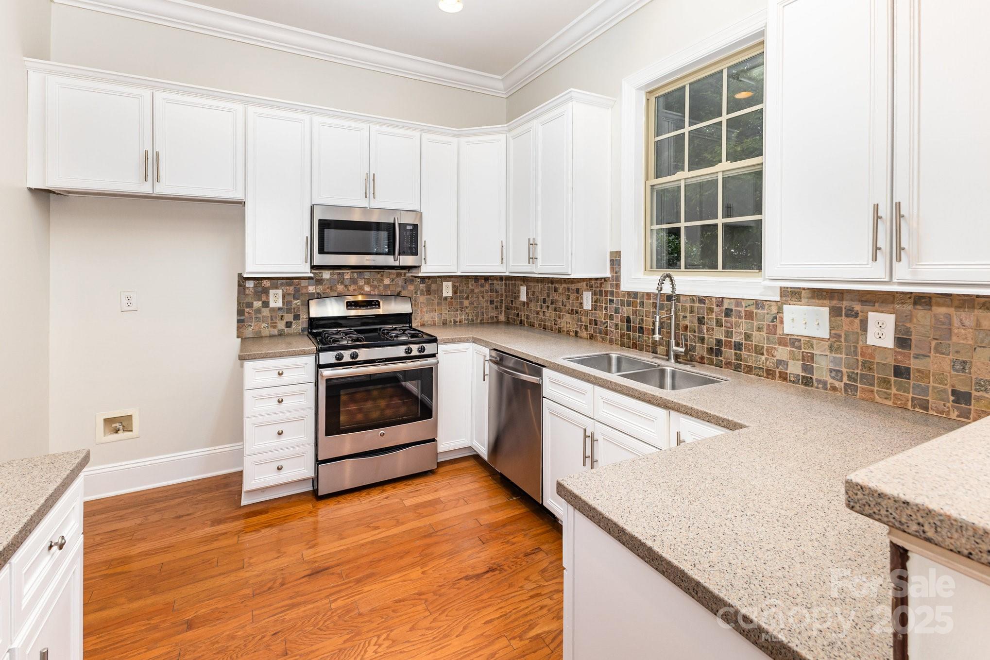 4204 Belle Meade Circle Property Photo 10