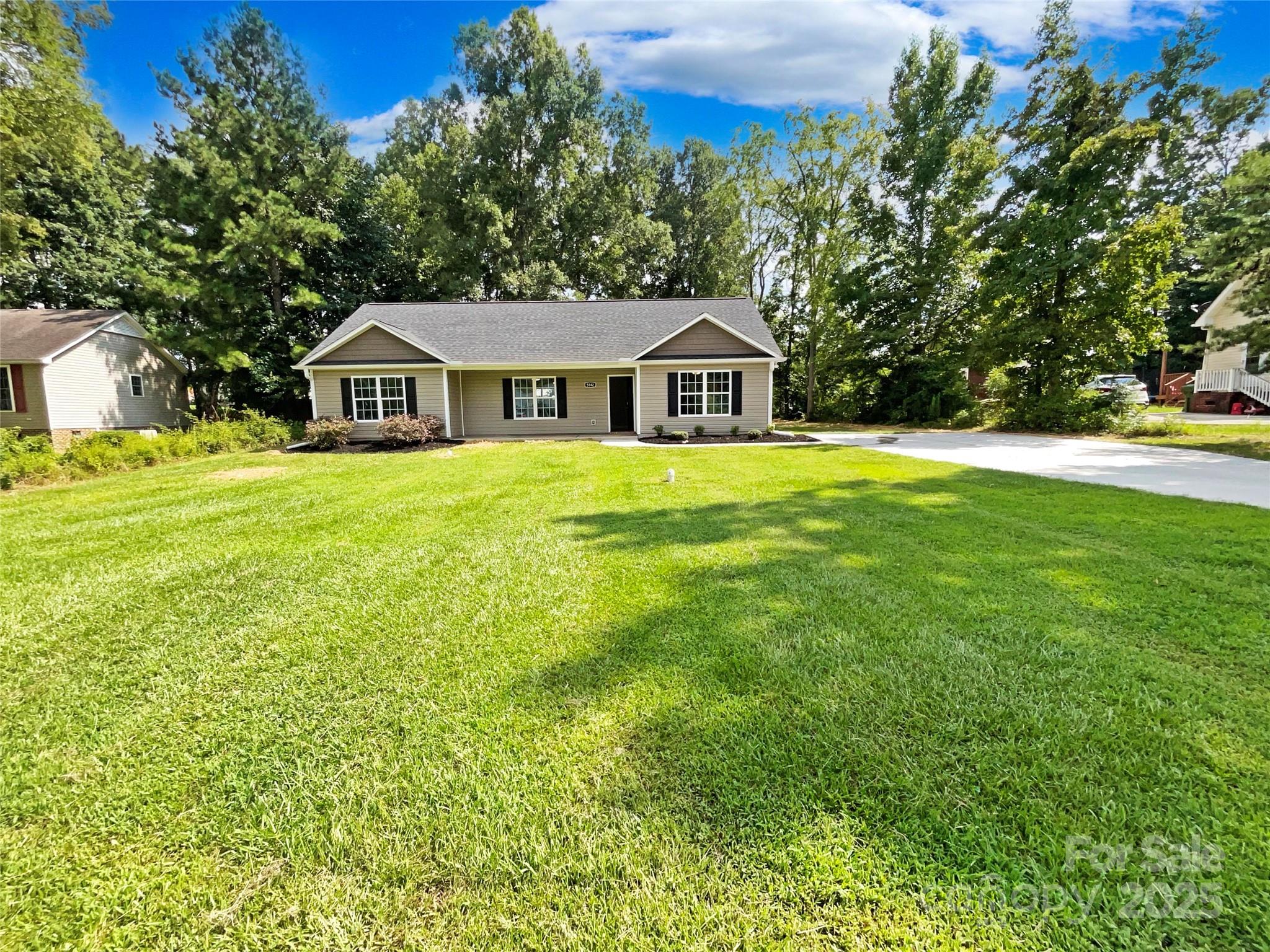 5142 Sedgefield Drive Property Photo 1