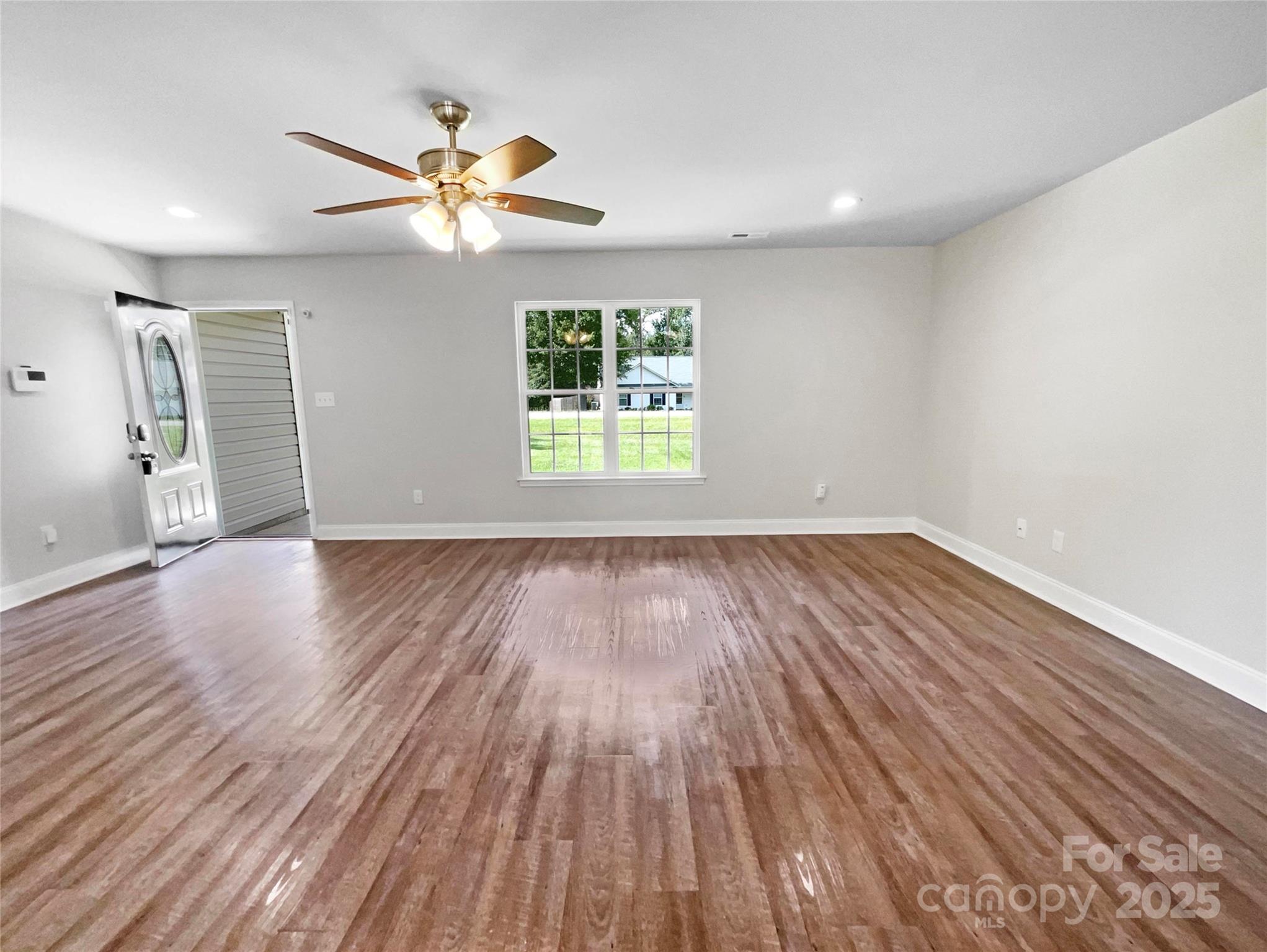 5142 Sedgefield Drive Property Photo 3