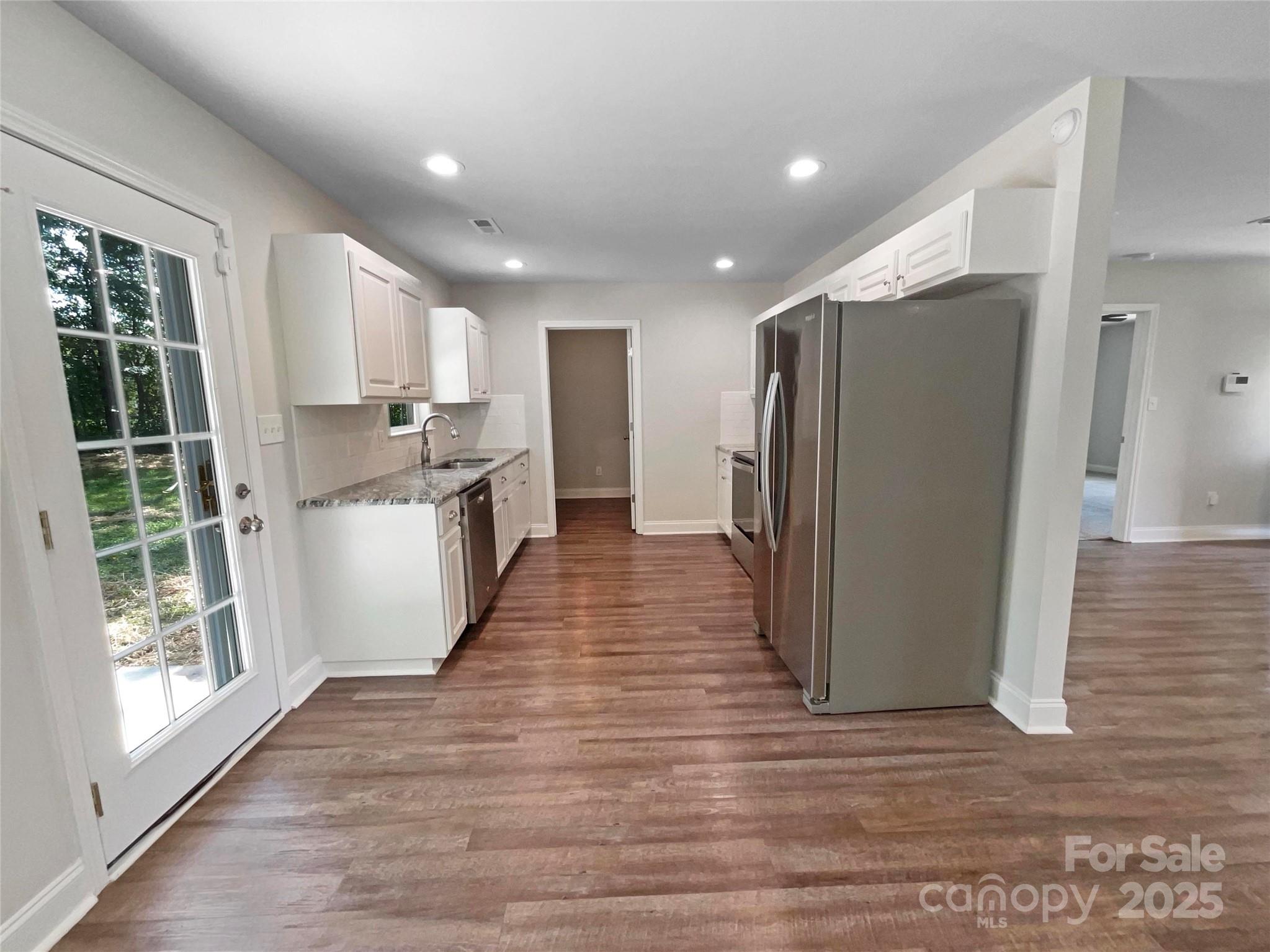 5142 Sedgefield Drive Property Photo 6