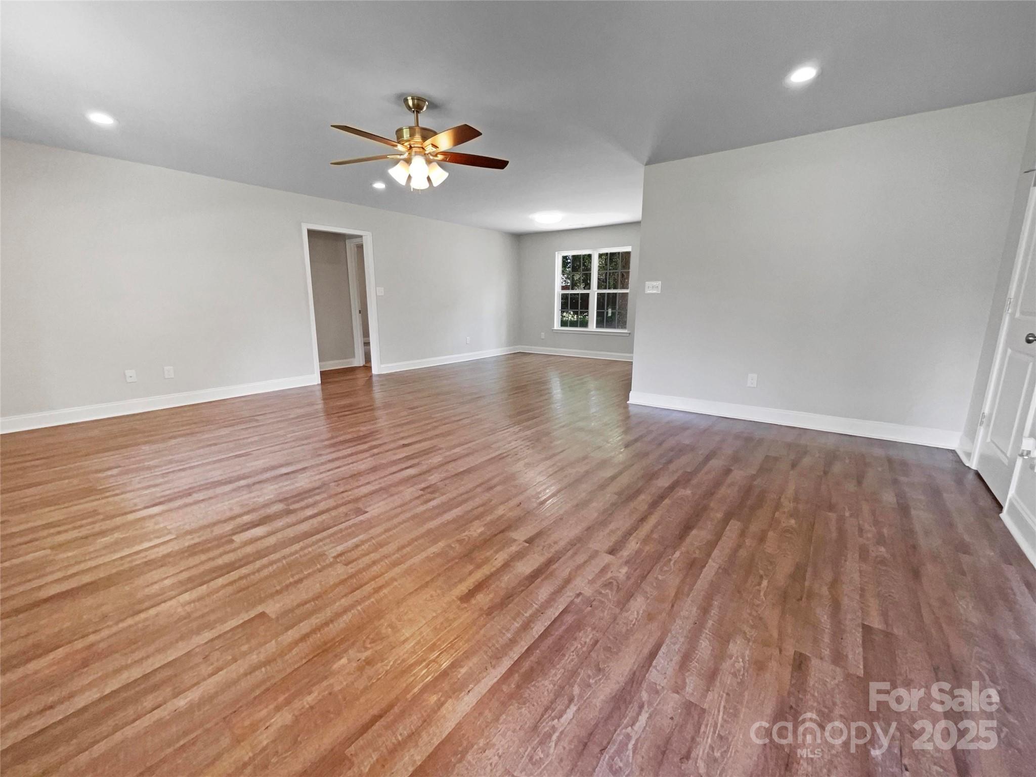 5142 Sedgefield Drive Property Photo 10