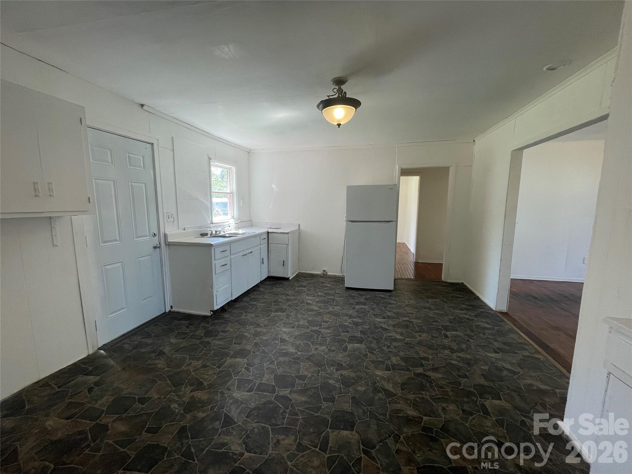 51 Robinson Street Property Photo 6