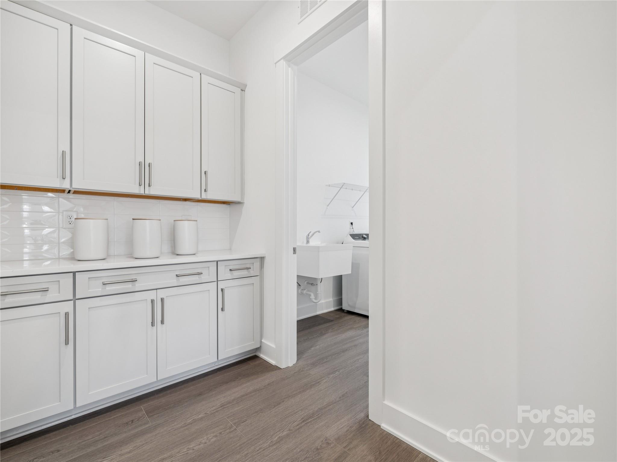 5343 Mint Harbor Way 305 Property Photo 6