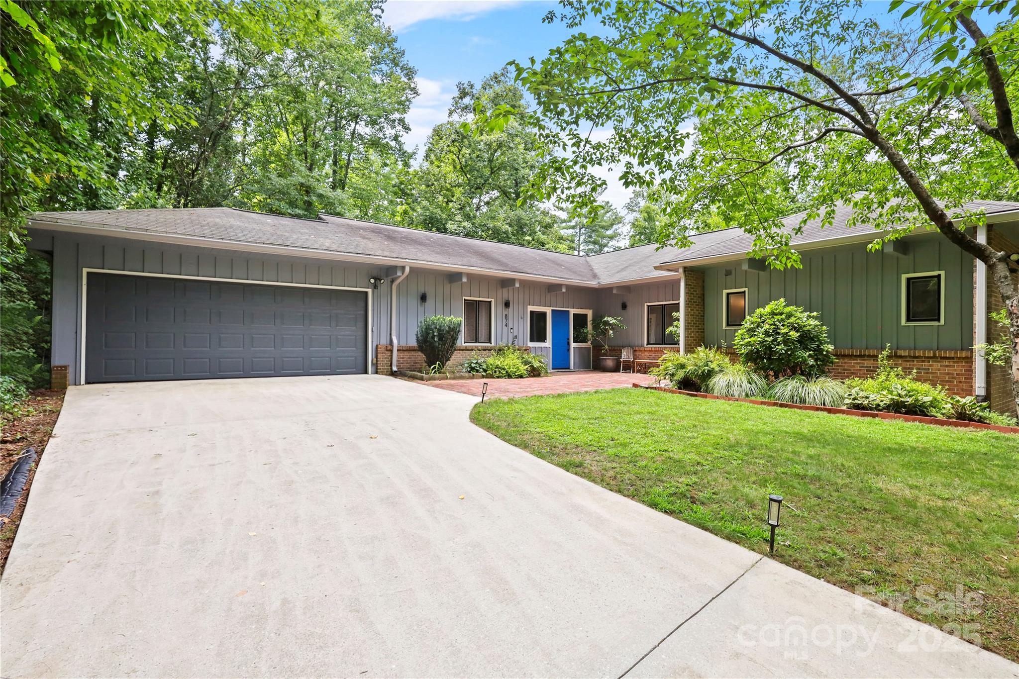 874 Cherokee Place Property Photo 1