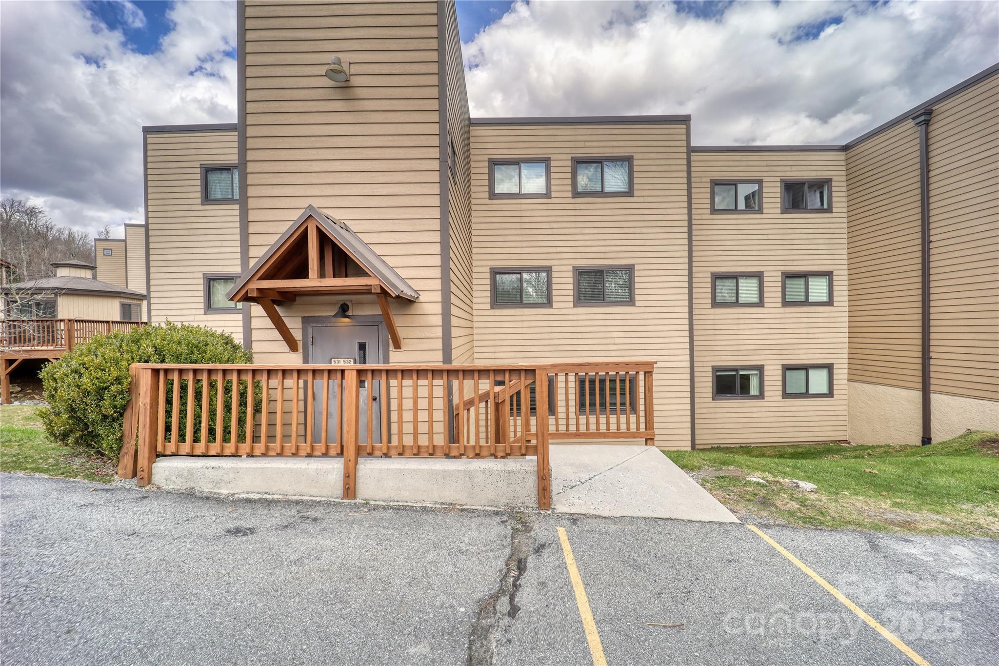 105 Sugar Ski Drive 512 Property Photo 1