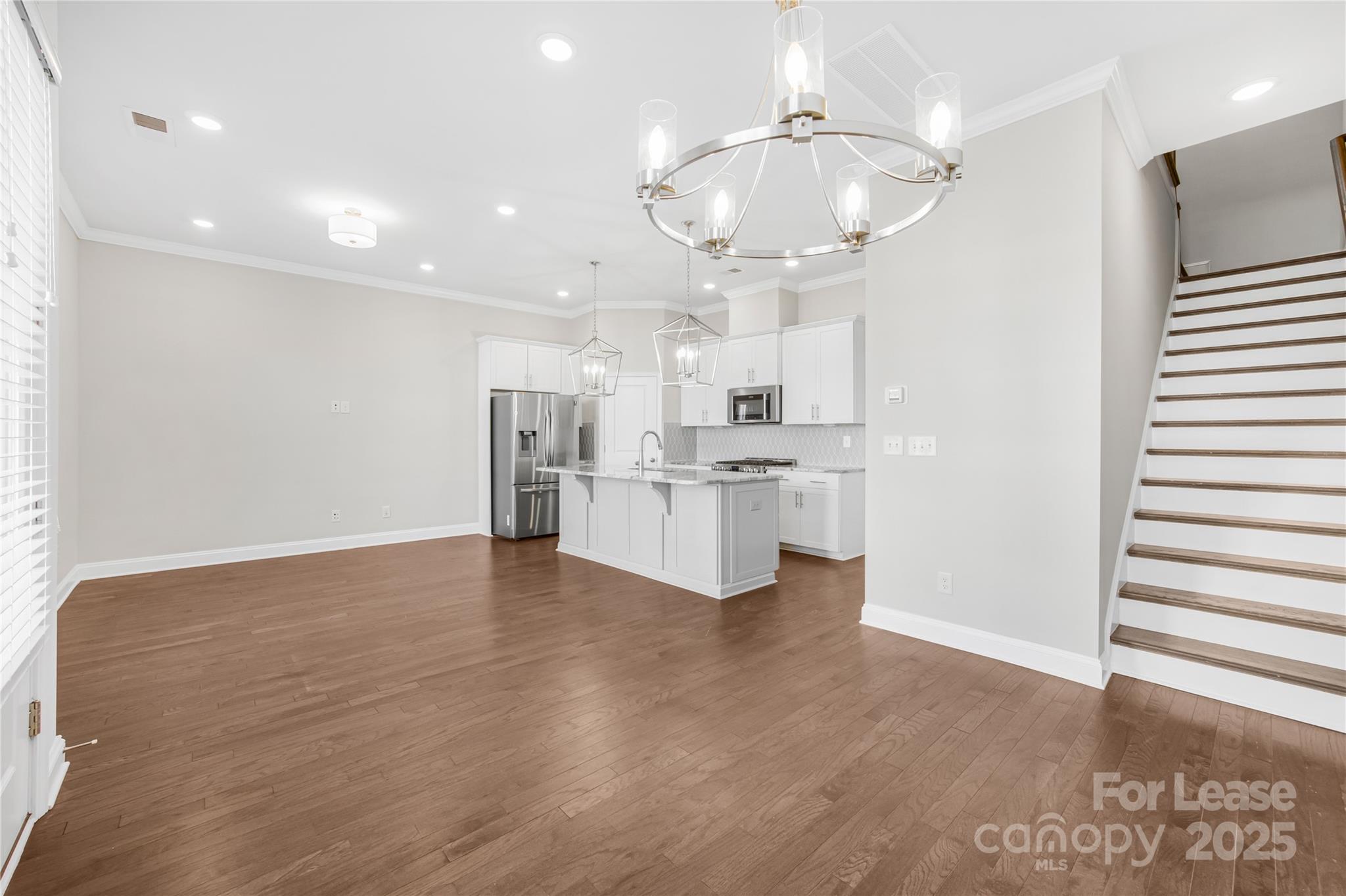 6319 Southgrove Street Property Photo 6