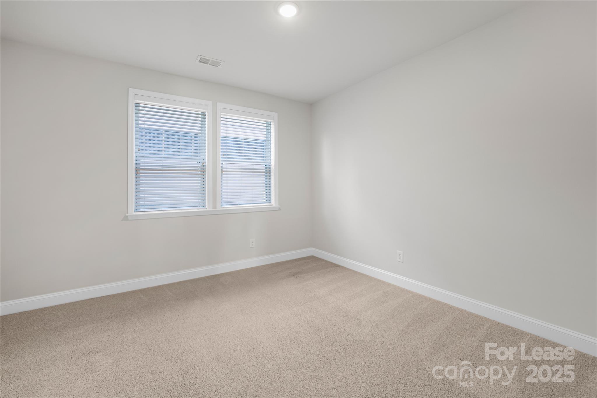 6319 Southgrove Street Property Photo 12