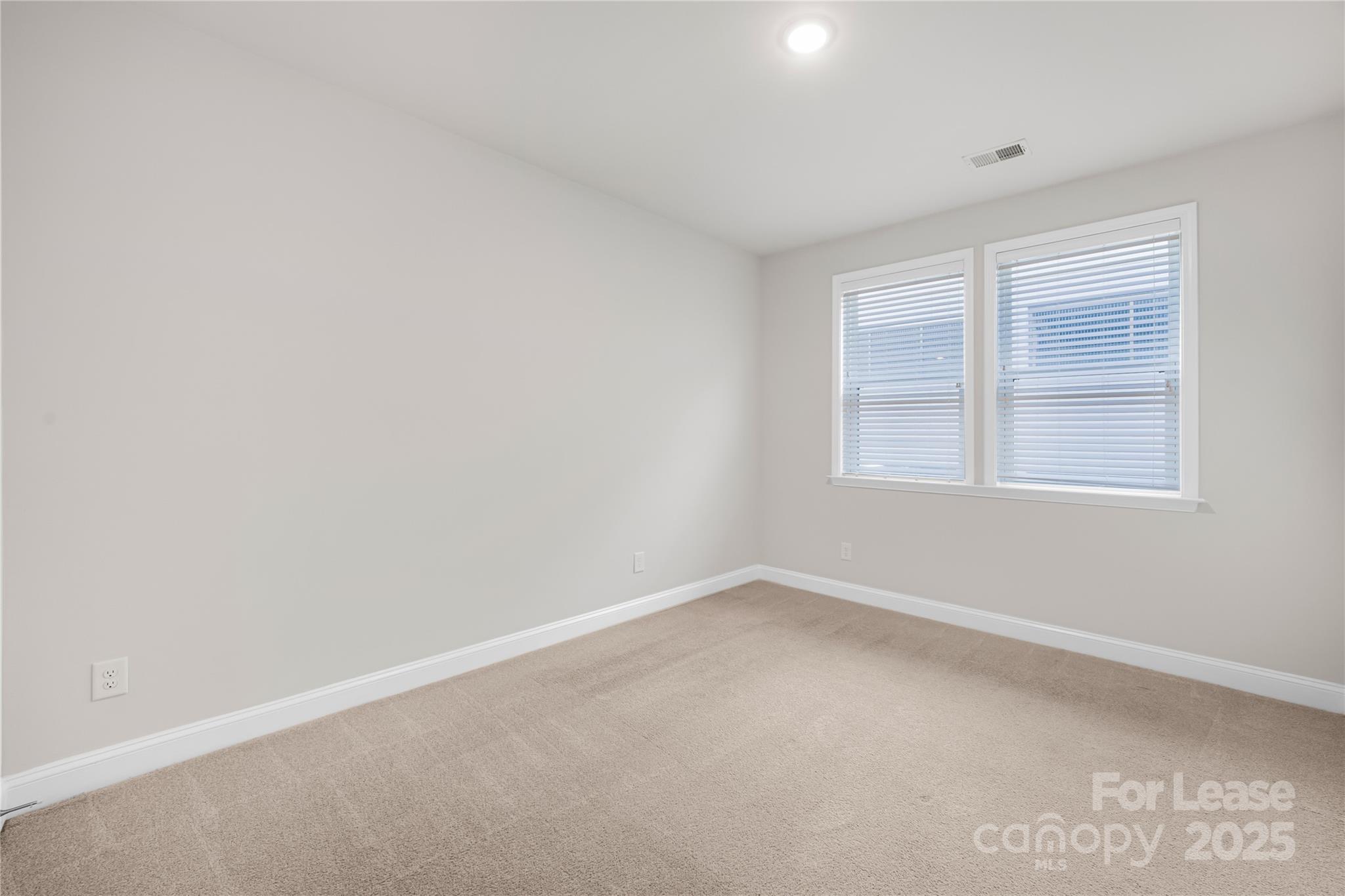 6319 Southgrove Street Property Photo 13