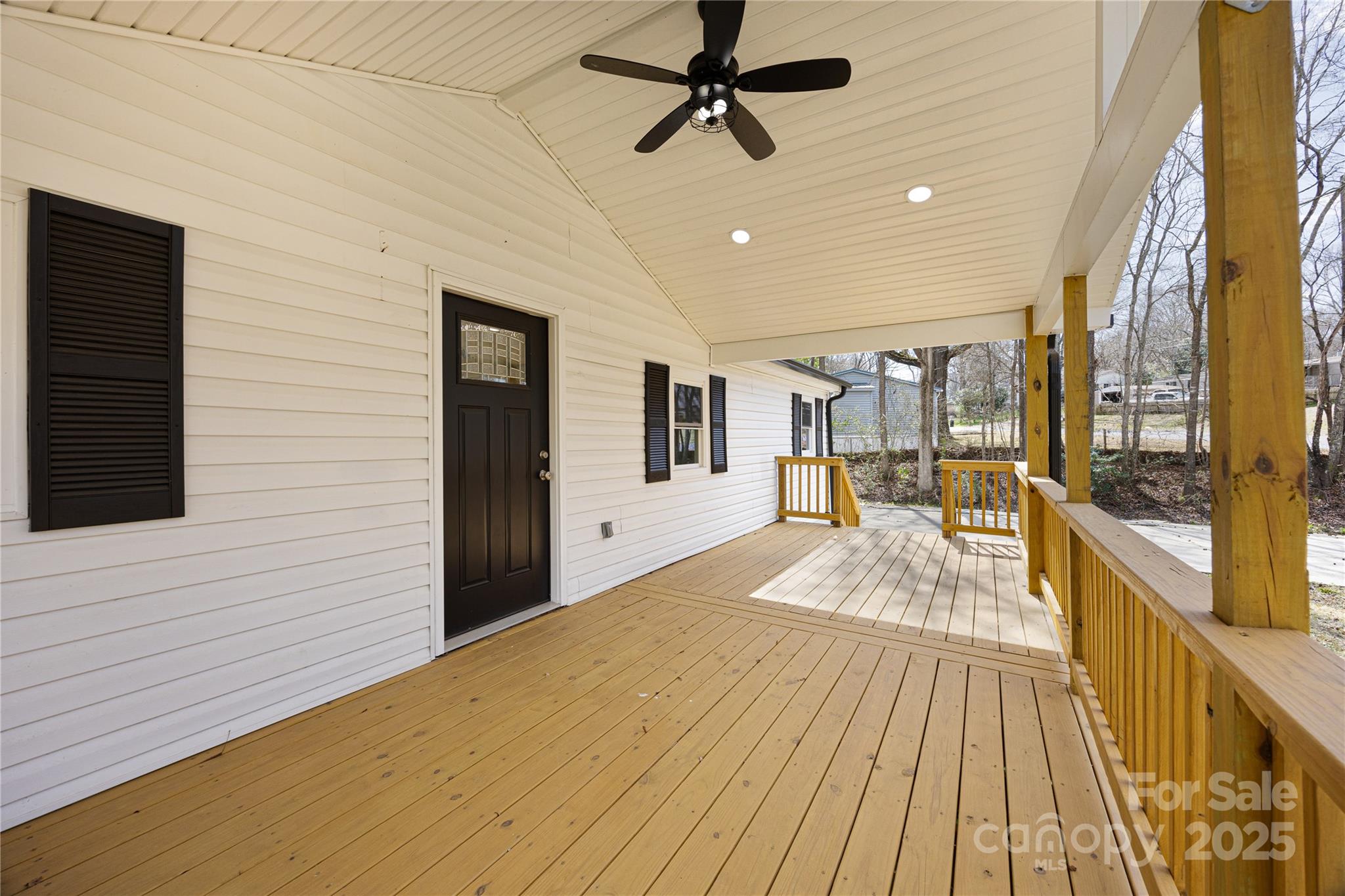 5015 Forestmont Drive Property Photo 6