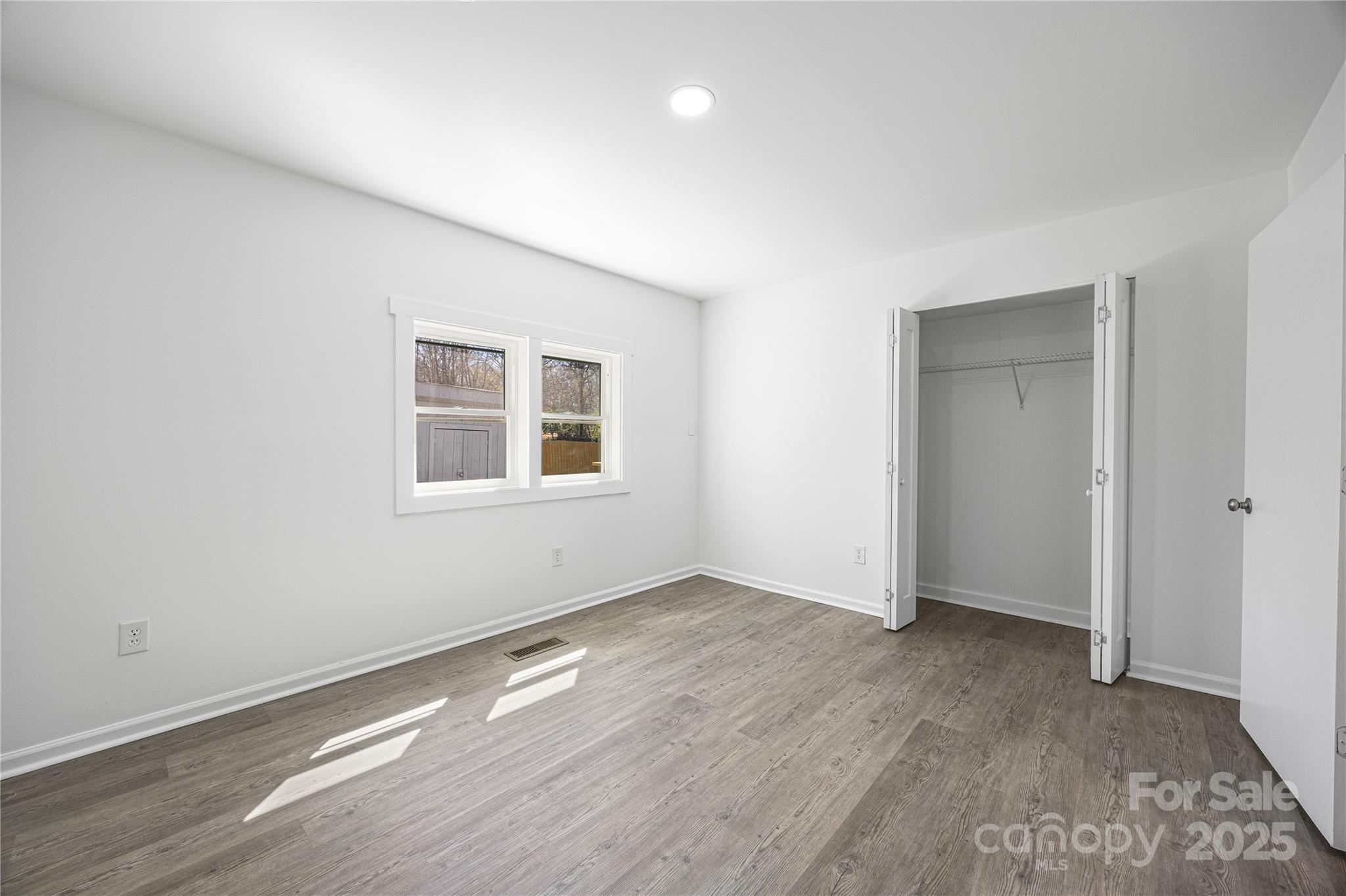 5015 Forestmont Drive Property Photo 21