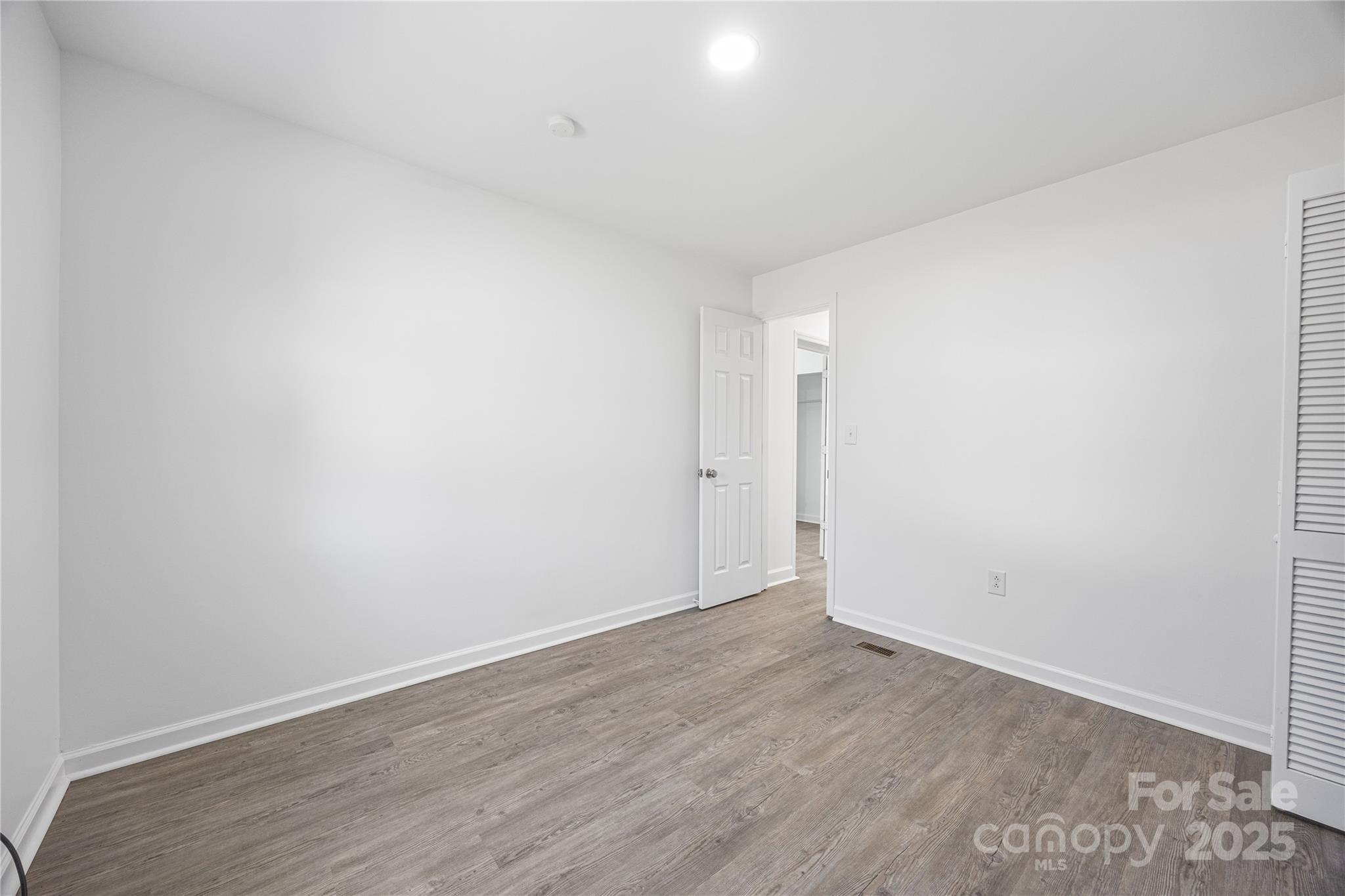 5015 Forestmont Drive Property Photo 24