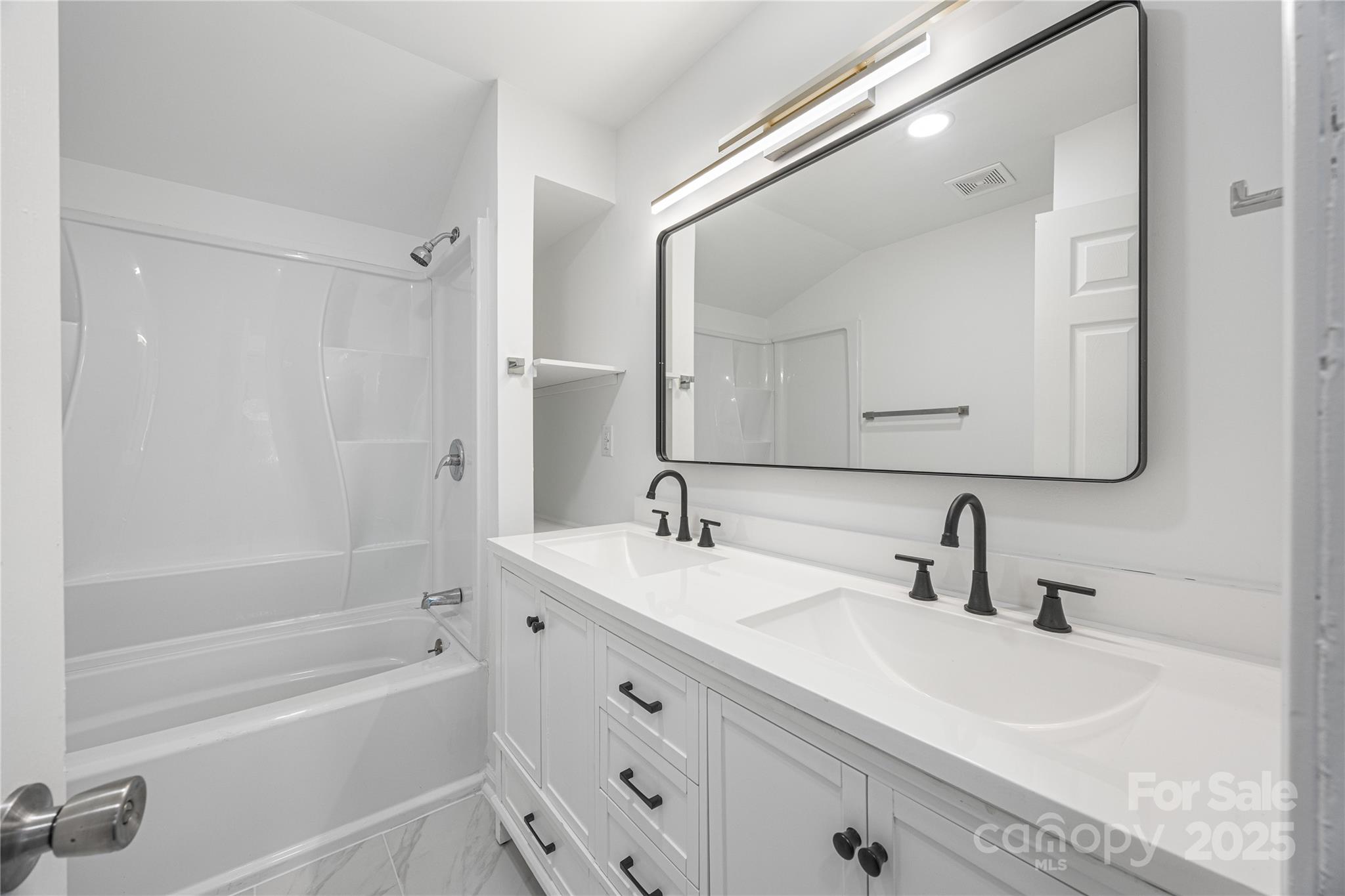 5015 Forestmont Drive Property Photo 25