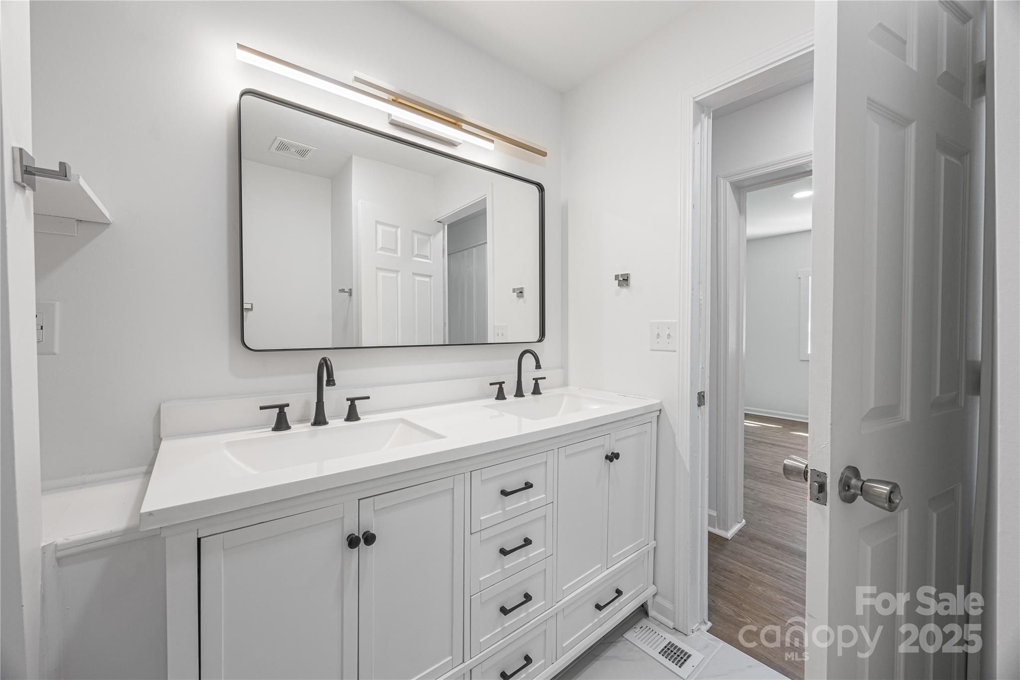 5015 Forestmont Drive Property Photo 26