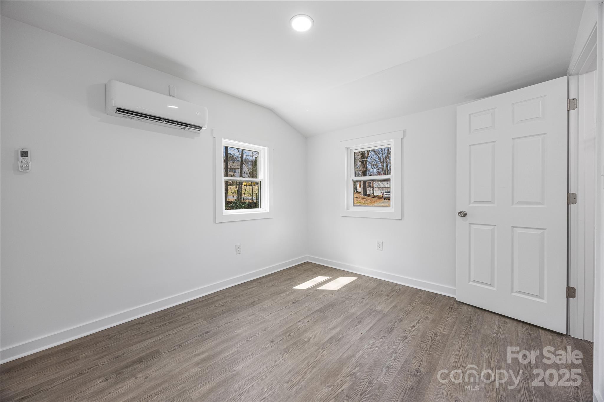 5015 Forestmont Drive Property Photo 33