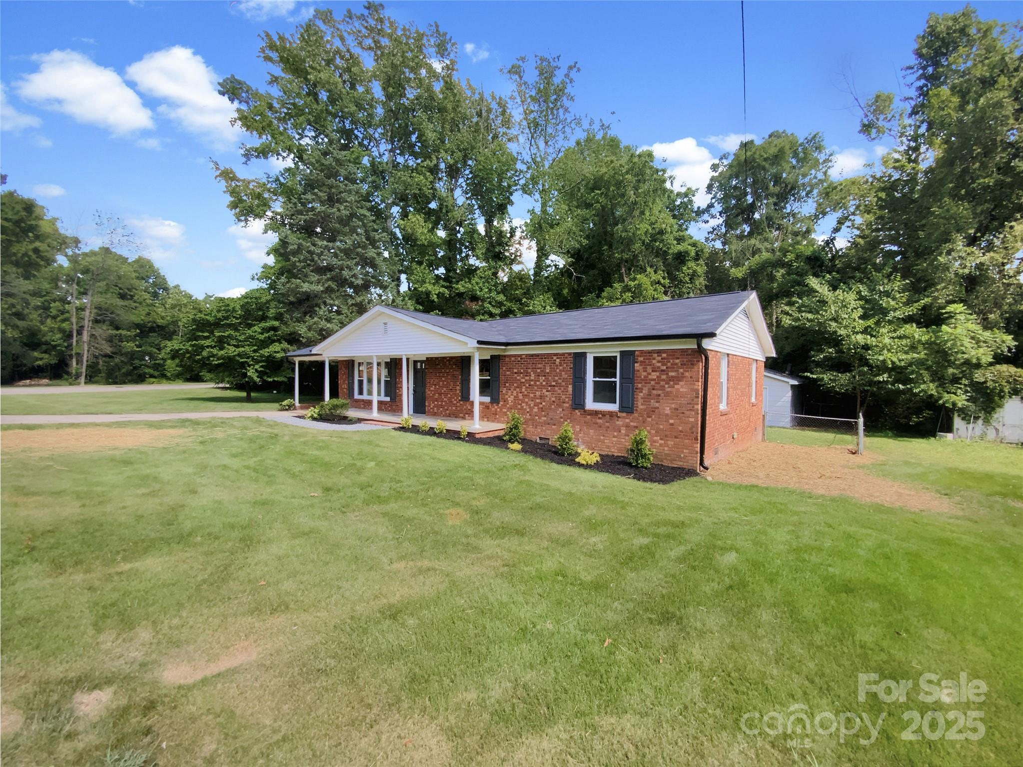 301 Briarcliff Drive Property Photo 2