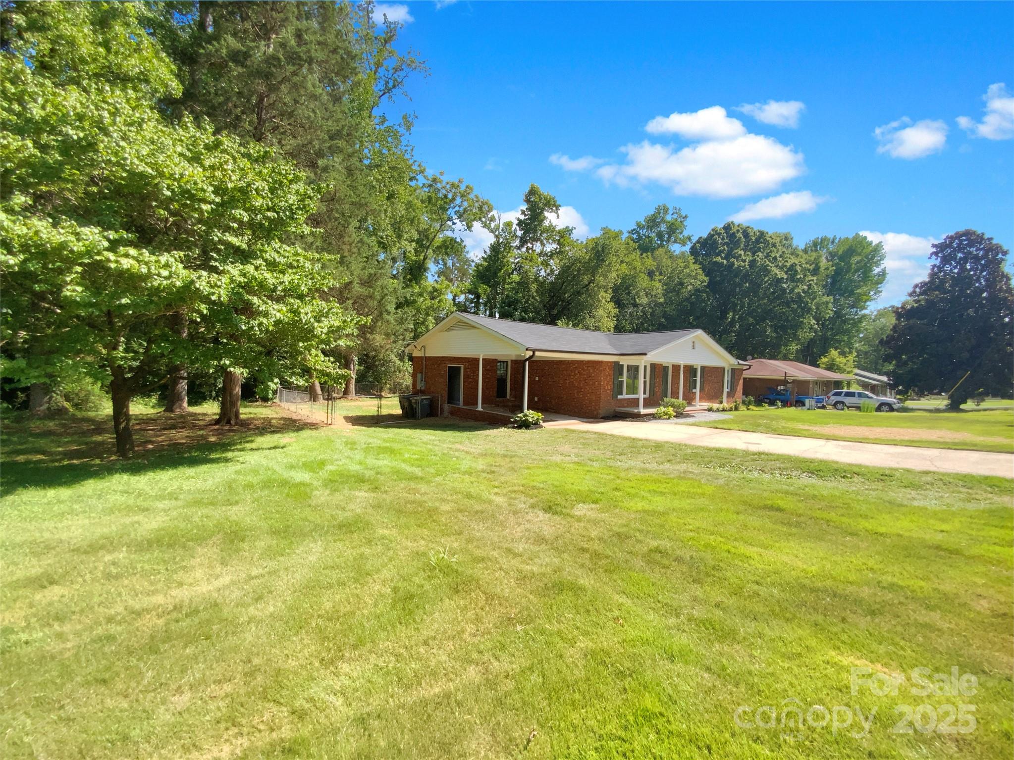 301 Briarcliff Drive Property Photo 3