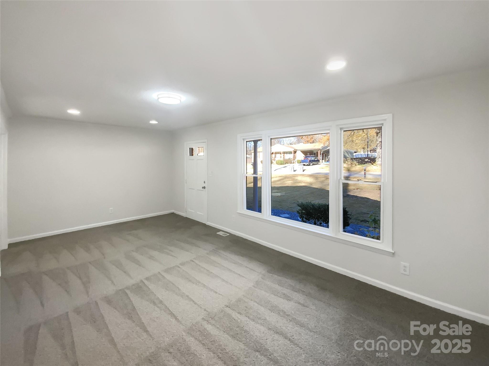 301 Briarcliff Drive Property Photo 4