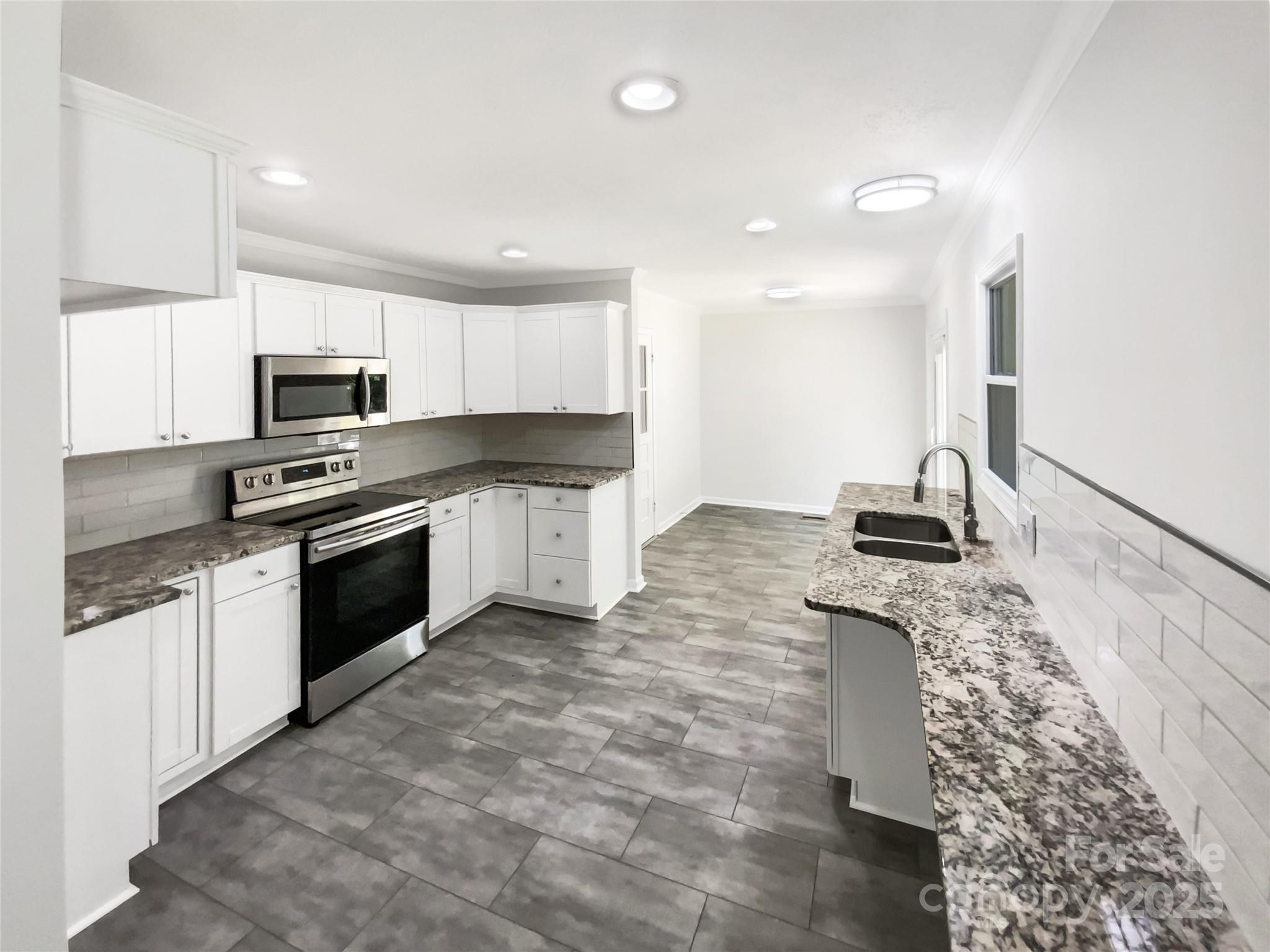 301 Briarcliff Drive Property Photo 5