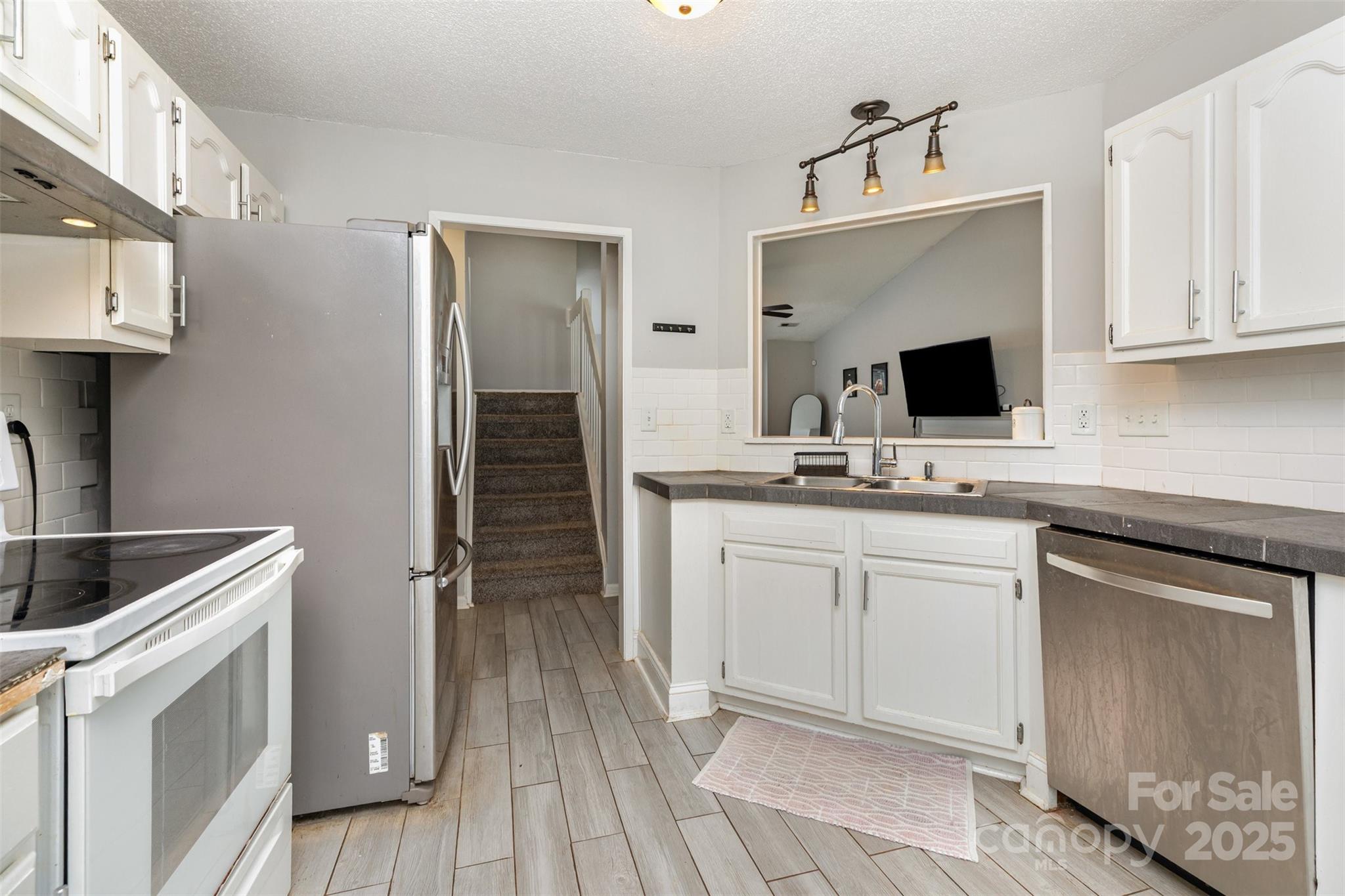 9101 Merlot Lane Property Photo 11