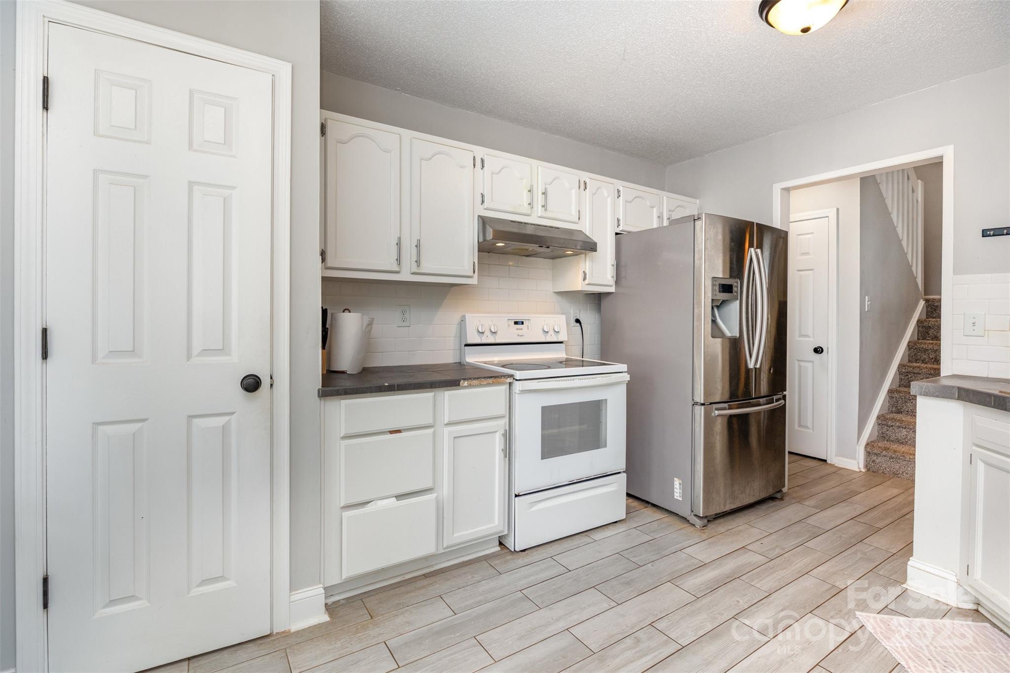 9101 Merlot Lane Property Photo 12