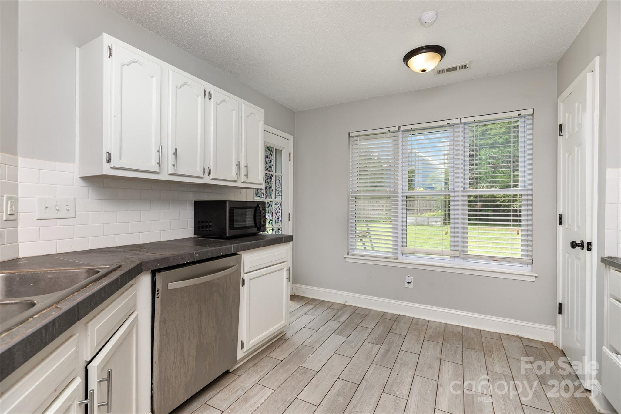 9101 Merlot Lane Property Photo 13