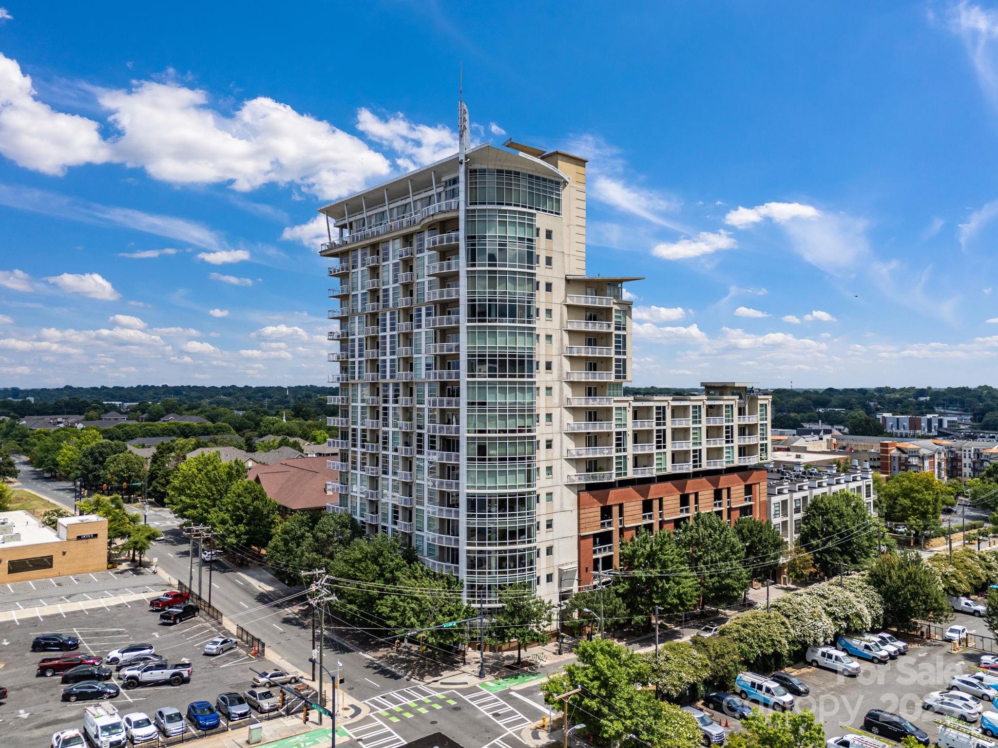 505 E 6th Street 1006 Property Photo 1