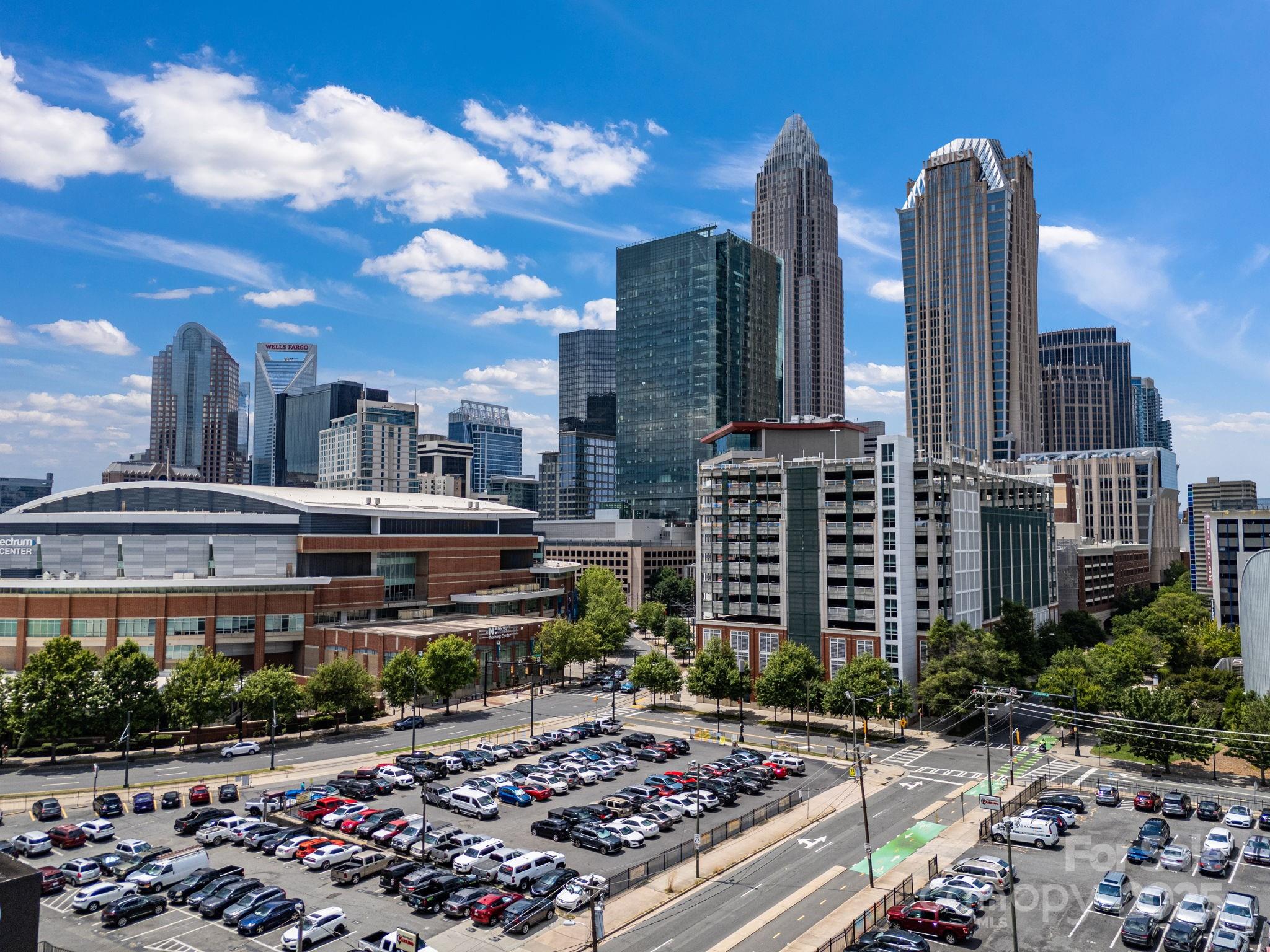 505 E 6th Street 1006 Property Photo 2