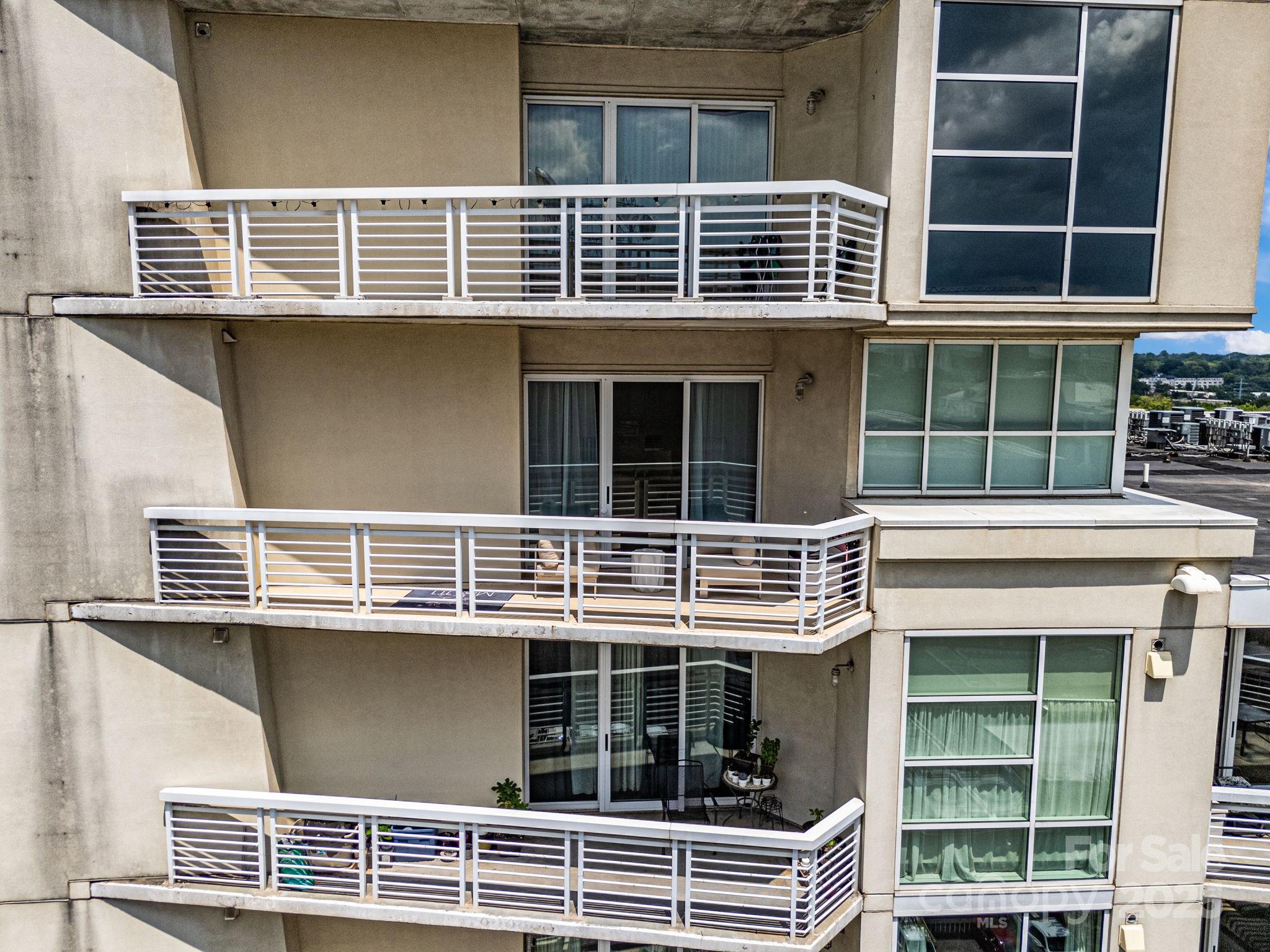 505 E 6th Street 1006 Property Photo 5