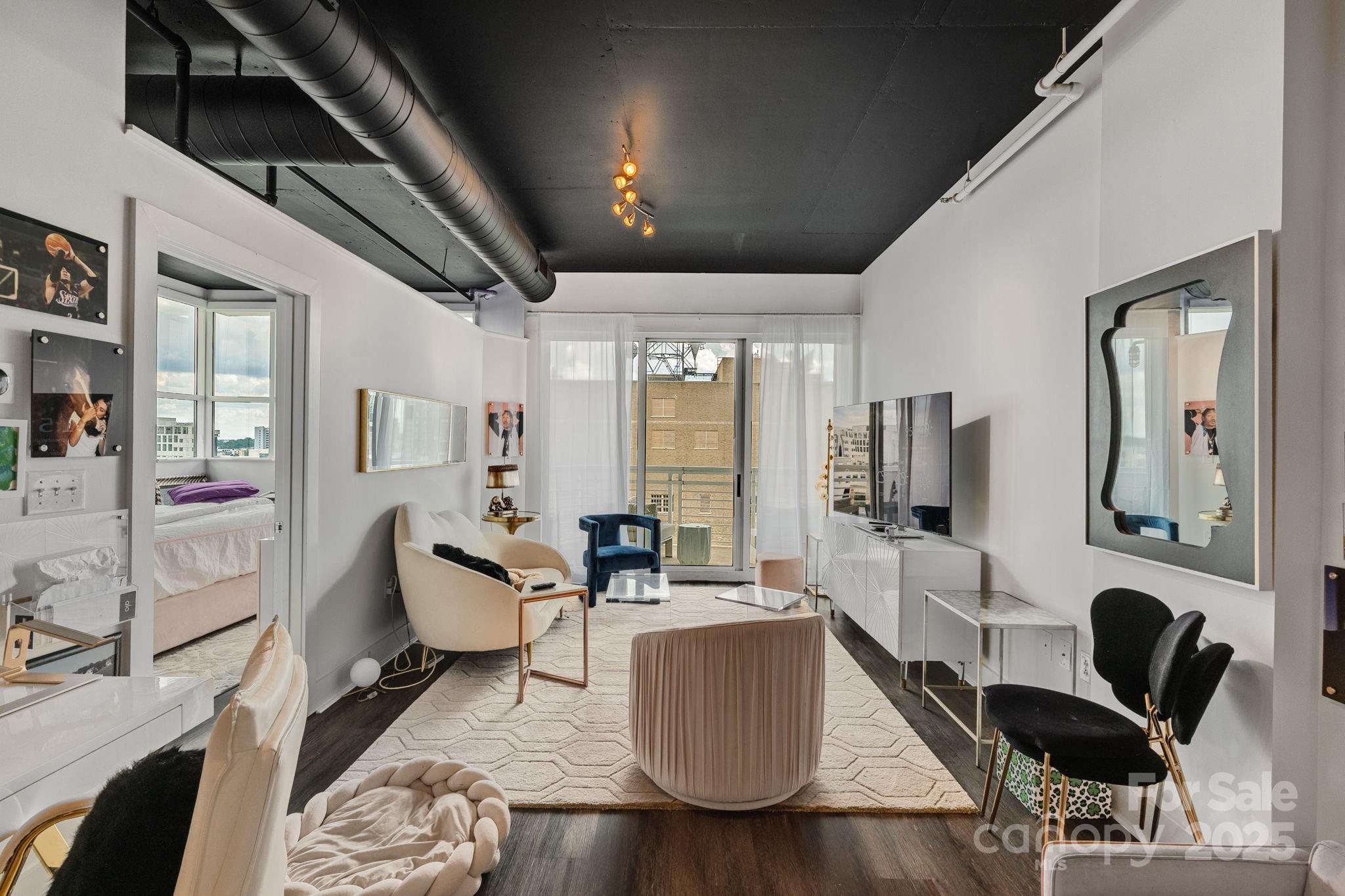 505 E 6th Street 1006 Property Photo 7