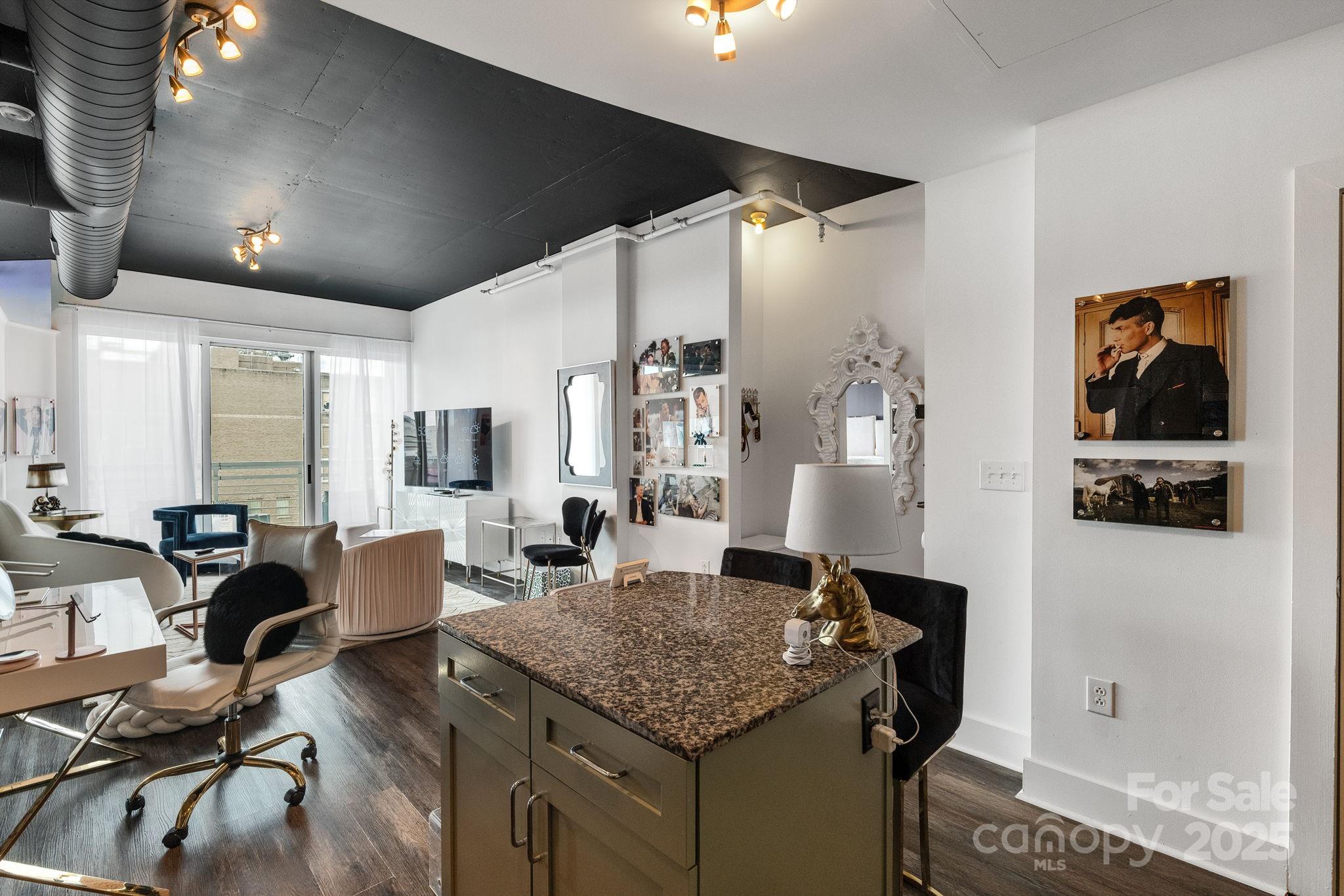 505 E 6th Street 1006 Property Photo 12