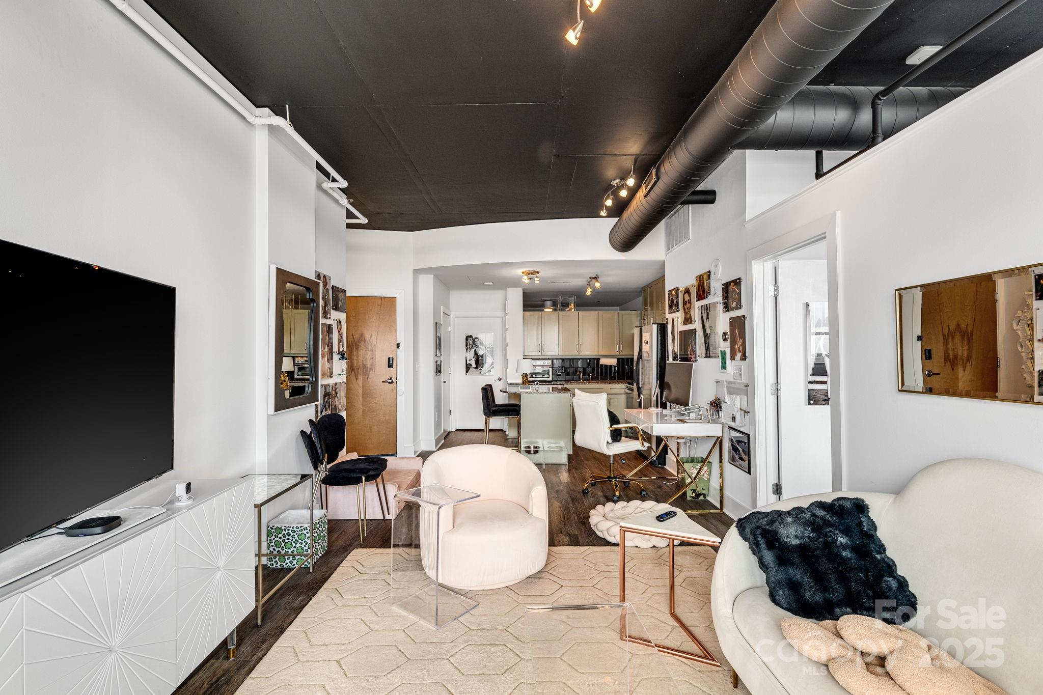 505 E 6th Street 1006 Property Photo 16