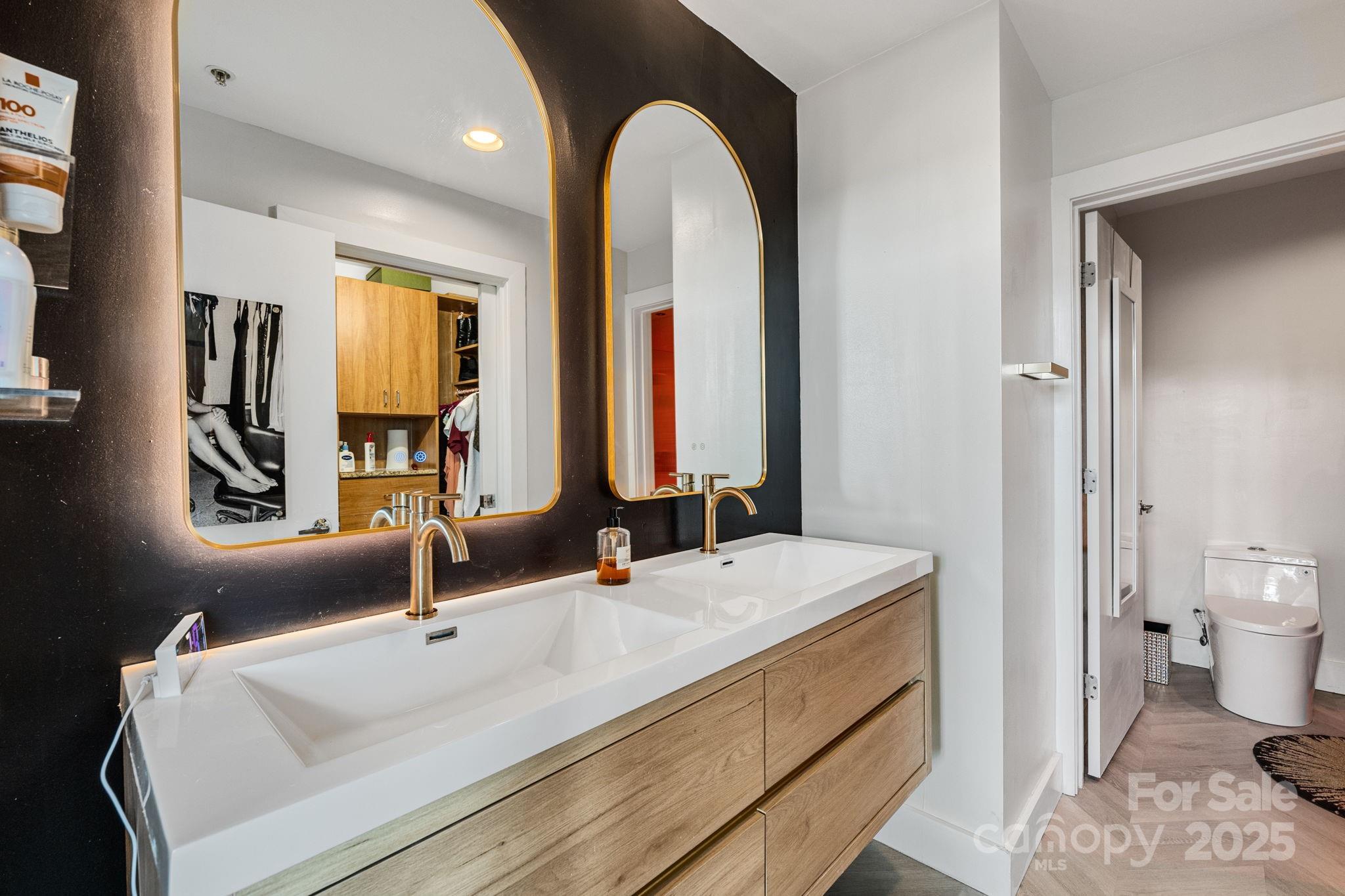 505 E 6th Street 1006 Property Photo 18