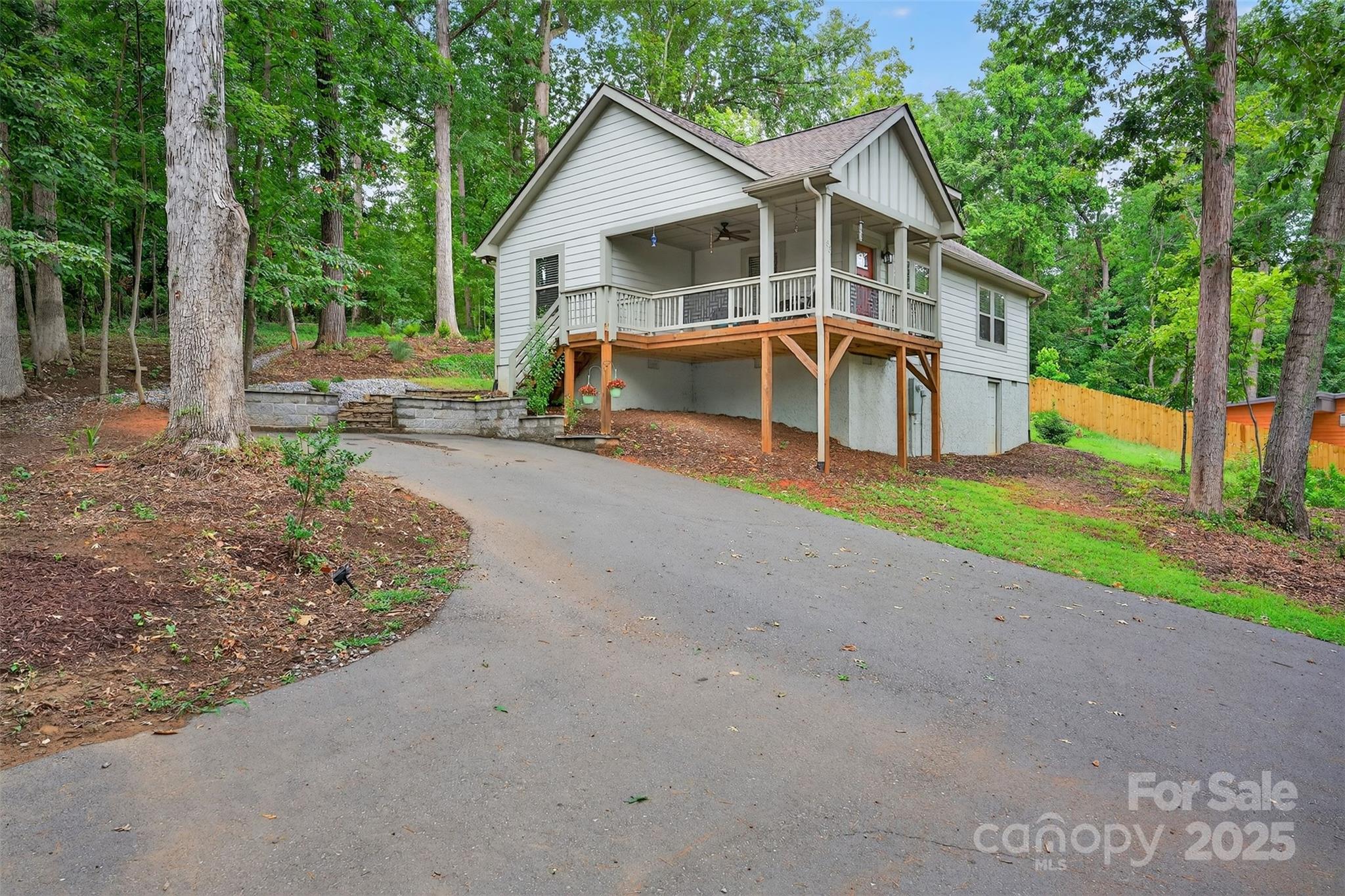 83 Grady Avenue Property Photo 1