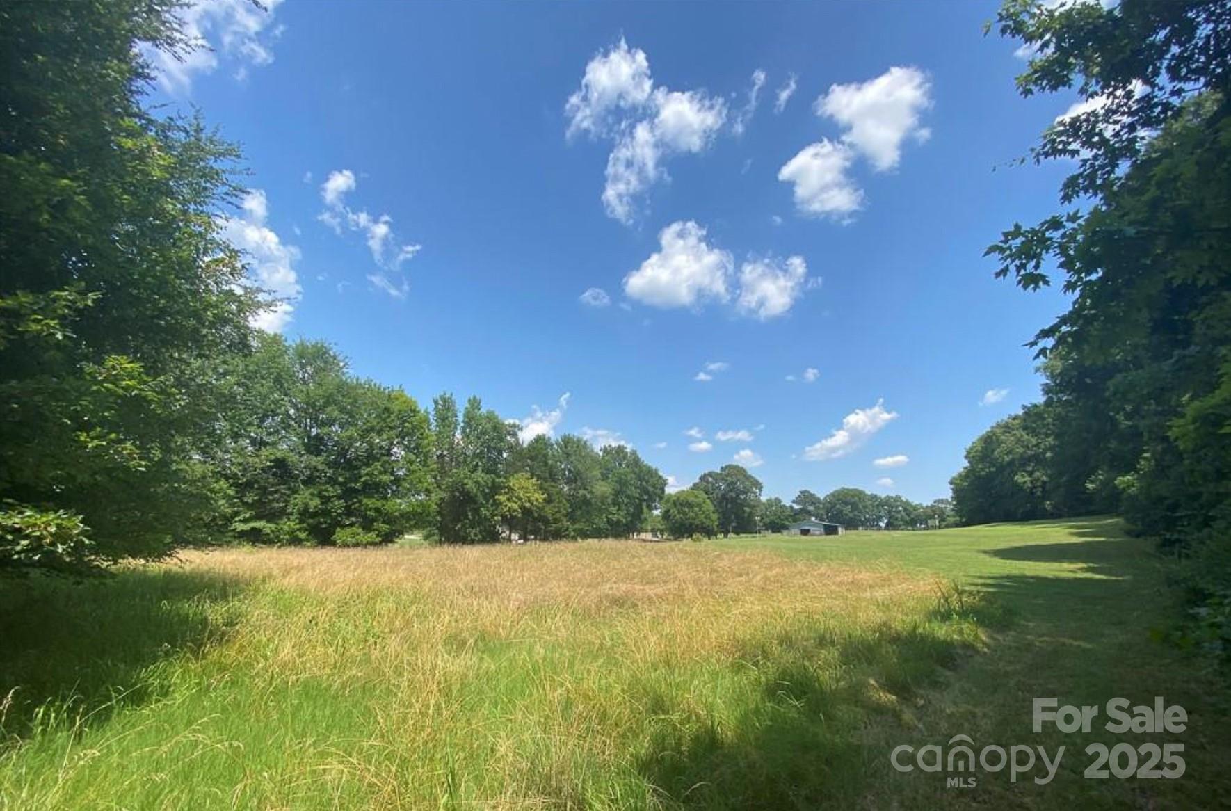 7501 Ruben Linker Road Property Photo 1