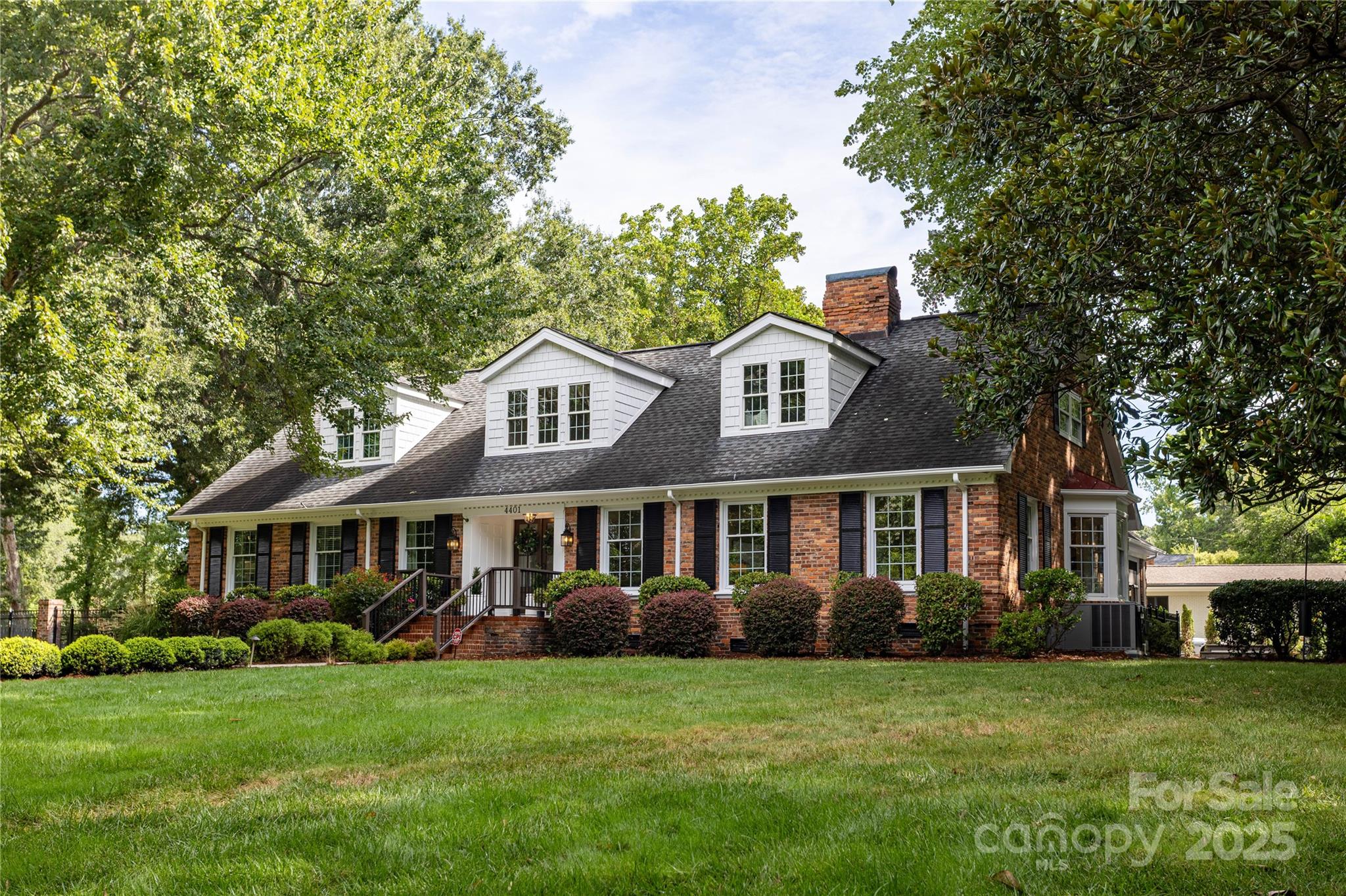 4401 Town And Country Drive Property Photo 1