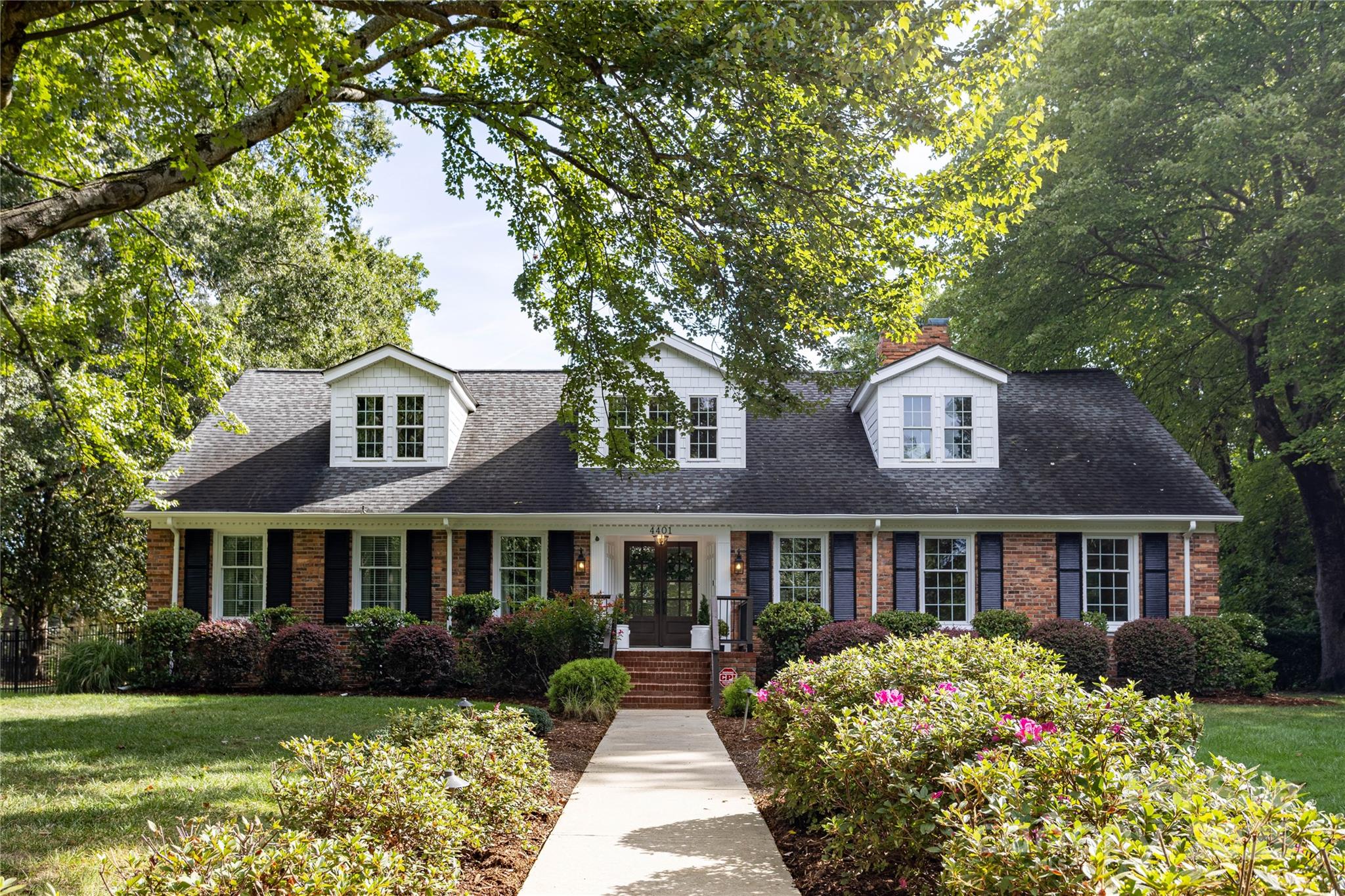 4401 Town And Country Drive Property Photo 2