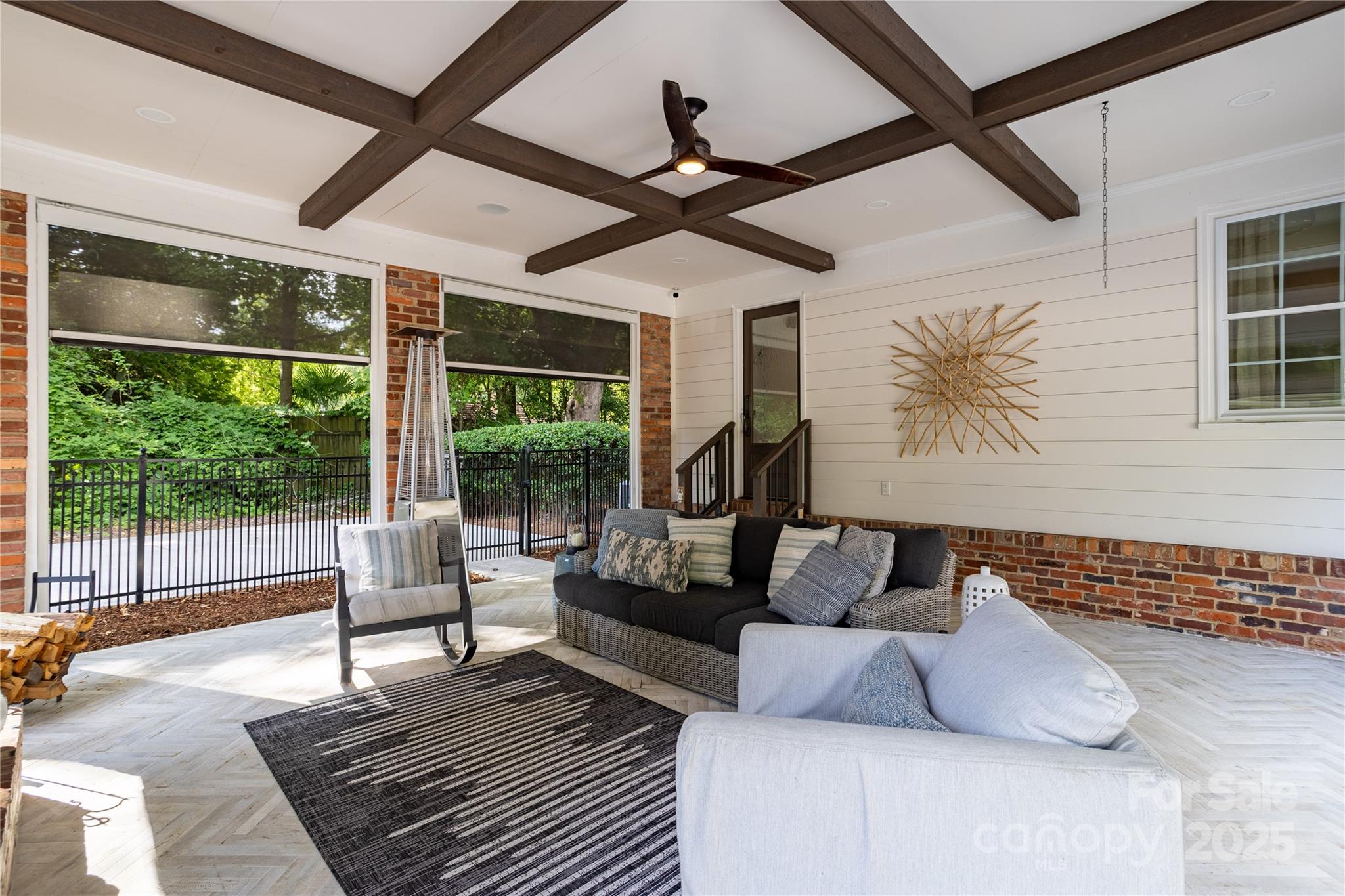 4401 Town And Country Drive Property Photo 9