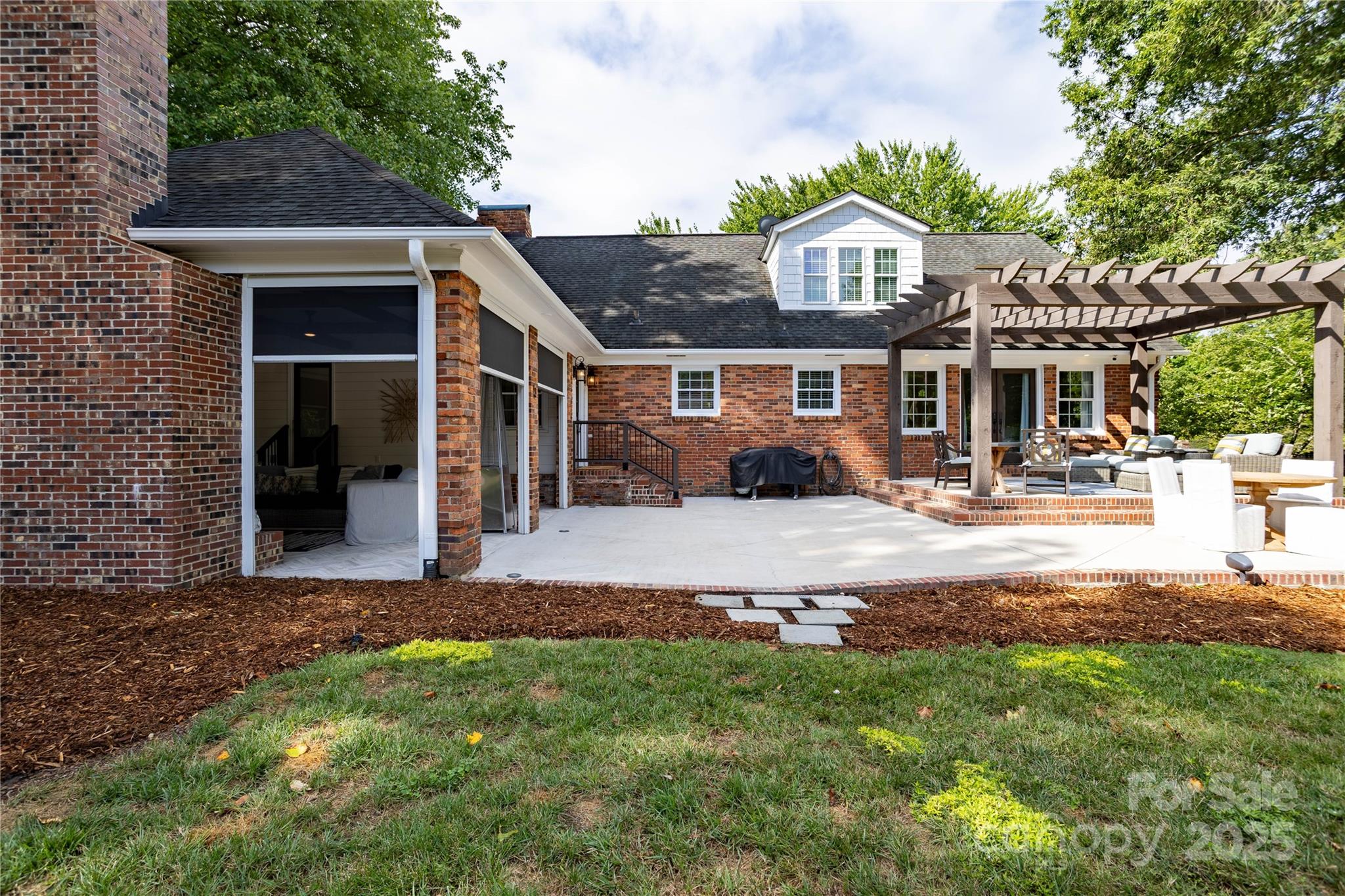 4401 Town And Country Drive Property Photo 11