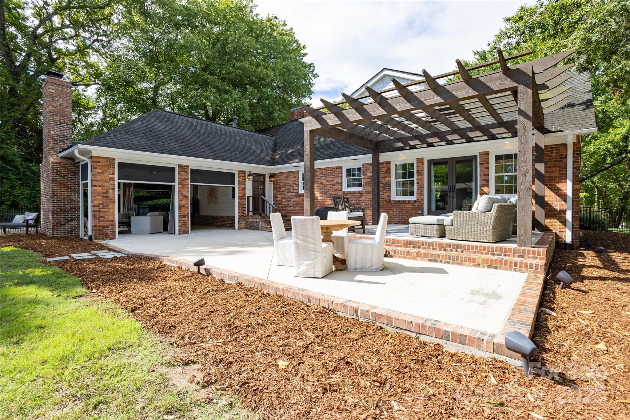 4401 Town And Country Drive Property Photo 14