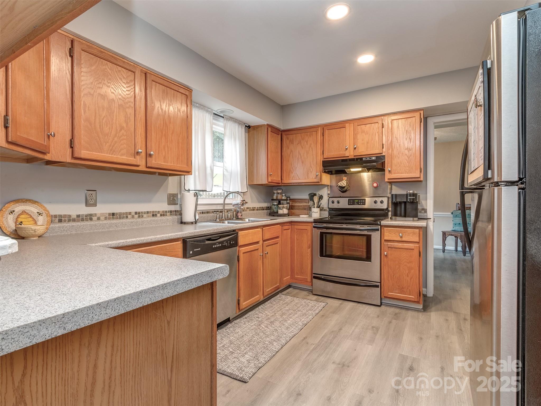 8715 Parkchester Drive Property Photo 10