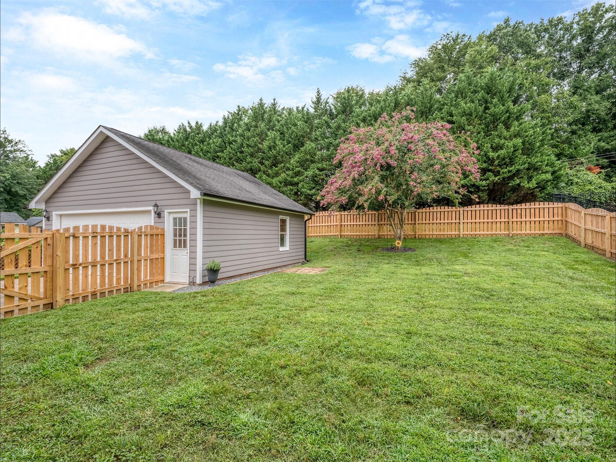 8715 Parkchester Drive Property Photo 25