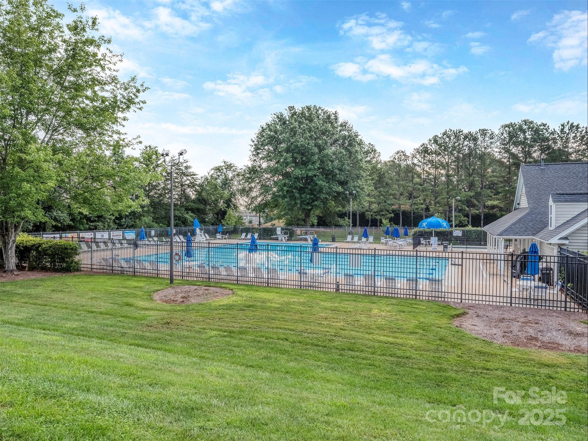 8715 Parkchester Drive Property Photo 28