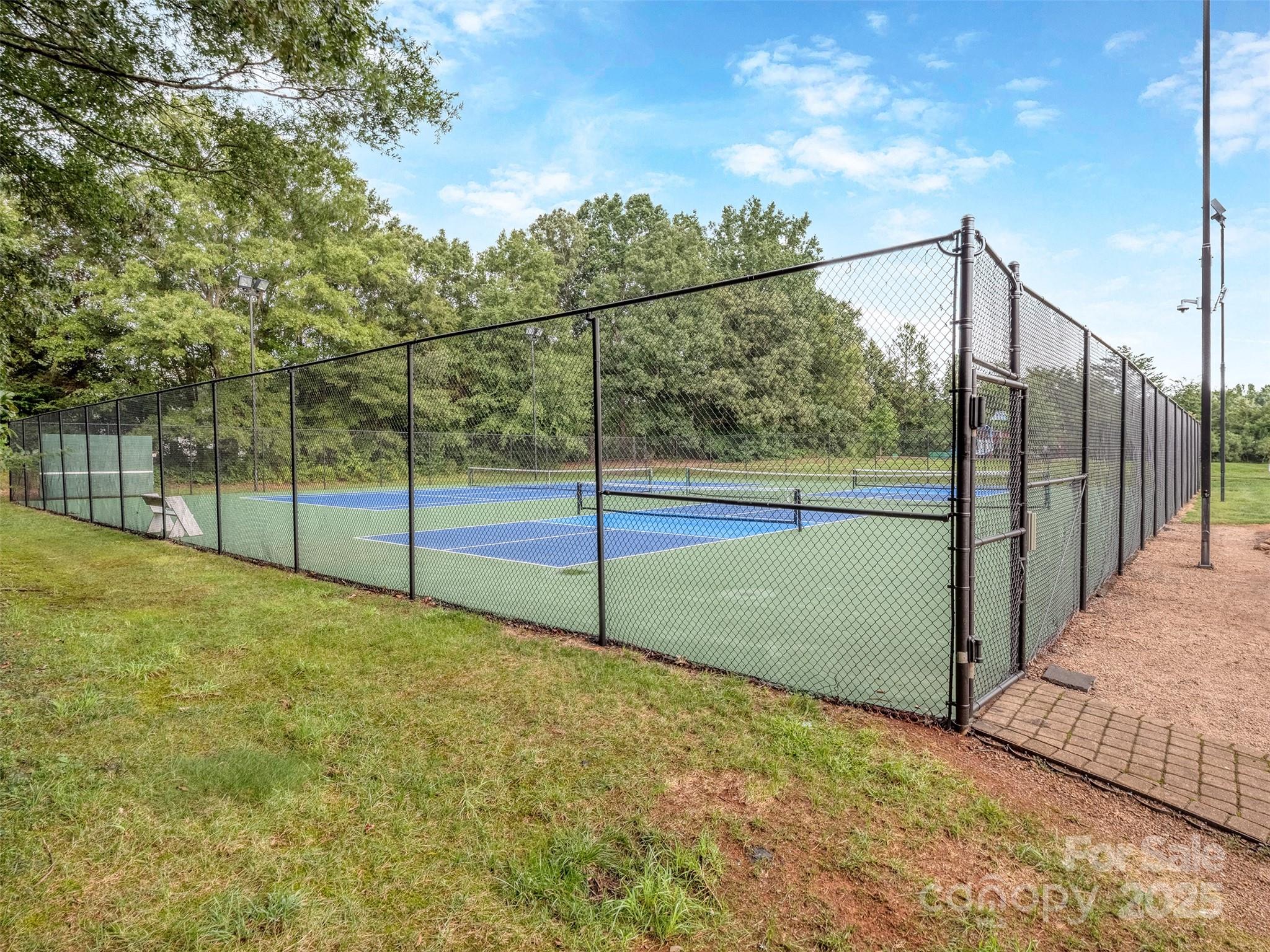 8715 Parkchester Drive Property Photo 29